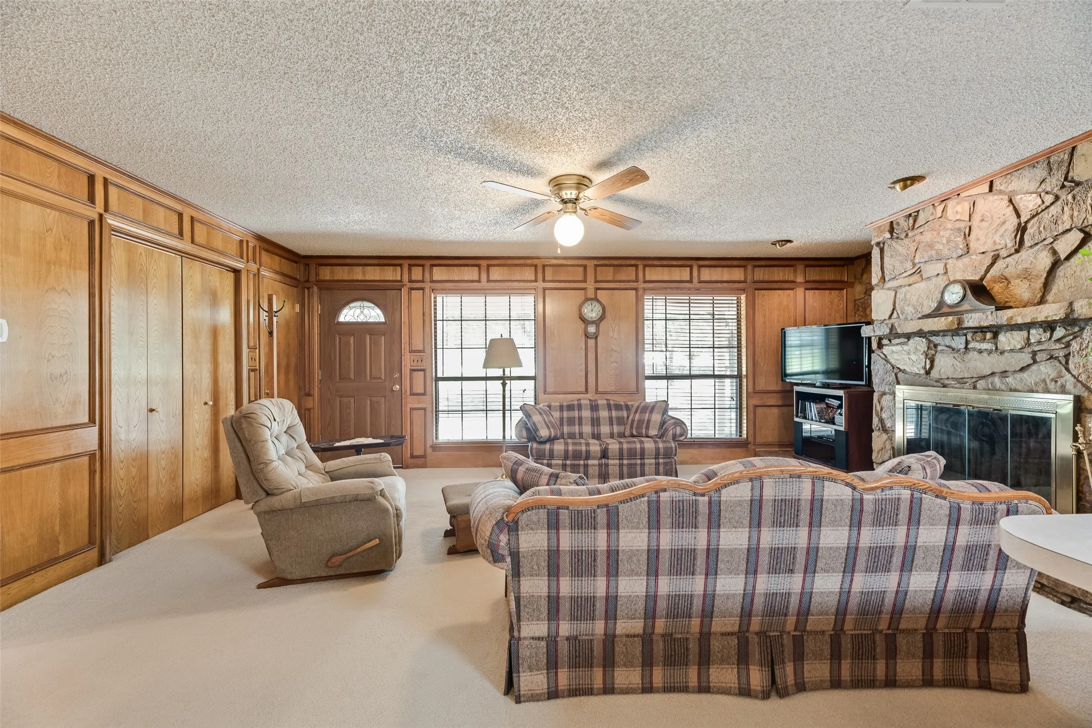 Single Family Residence For Sale in Kaufman County , 8991 County Road 156, Kaufman, Texas 75142, 3 Bedroom, 2 Bathroom, Garage spaces, 1,674 Sqft, built in 1989, mls#21320372, Real Estate Agent in Kaufman, Homes For Sale in Kaufman county, Homes For Sale in Kaufman, Realtor in Kaufman Texas, Real Estate Brokerage Independent Realty Texas, Luminita Cordes Realtor