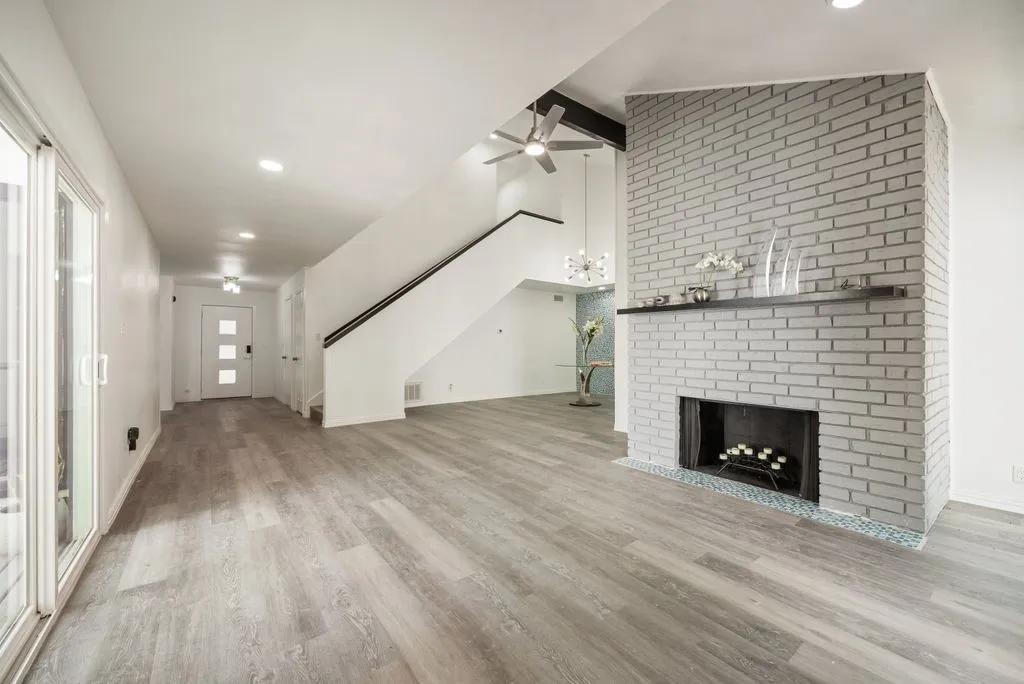Single Family Residence For Sale in Tarrant County , 6215 Post Oak Terrace, Fort Worth, Texas 76112, 4 Bedroom, 3 Bathroom, 2 Garage spaces, 2,172 Sqft, built in 1974, mls#21321511, Real Estate Agent in Fort Worth, Homes For Sale in Tarrant county, Homes For Sale in Fort Worth, Realtor in Fort Worth Texas, Real Estate Brokerage Independent Realty Texas, Luminita Cordes Realtor