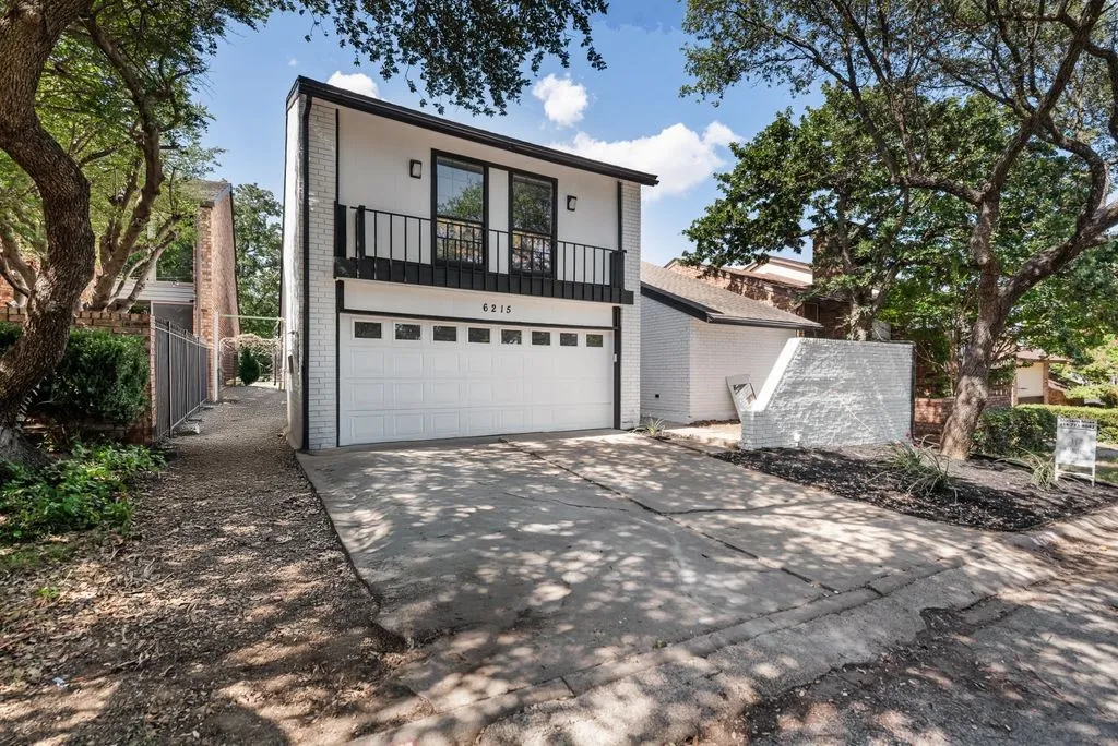 Single Family Residence For Sale in Tarrant County , 6215 Post Oak Terrace, Fort Worth, Texas 76112, 4 Bedroom, 3 Bathroom, 2 Garage spaces, 2,172 Sqft, built in 1974, mls#21321511, Real Estate Agent in Fort Worth, Homes For Sale in Tarrant county, Homes For Sale in Fort Worth, Realtor in Fort Worth Texas, Real Estate Brokerage Independent Realty Texas, Luminita Cordes Realtor