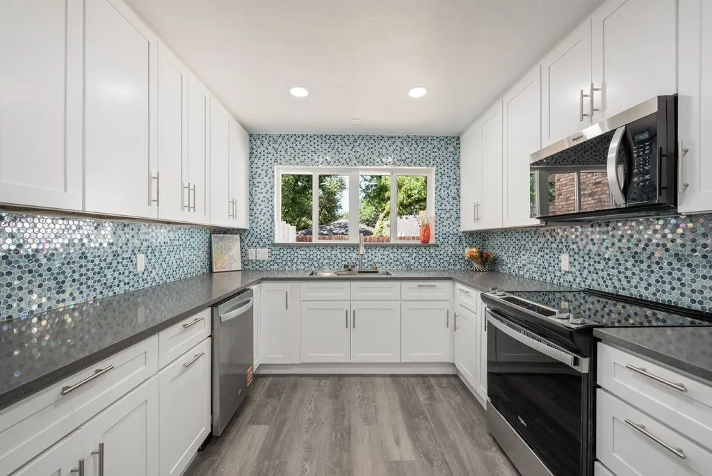 Single Family Residence For Sale in Tarrant County , 6215 Post Oak Terrace, Fort Worth, Texas 76112, 4 Bedroom, 3 Bathroom, 2 Garage spaces, 2,172 Sqft, built in 1974, mls#21321511, Real Estate Agent in Fort Worth, Homes For Sale in Tarrant county, Homes For Sale in Fort Worth, Realtor in Fort Worth Texas, Real Estate Brokerage Independent Realty Texas, Luminita Cordes Realtor