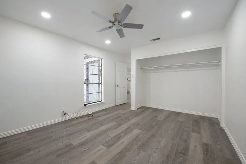 Single Family Residence For Sale in Tarrant County , 6215 Post Oak Terrace, Fort Worth, Texas 76112, 4 Bedroom, 3 Bathroom, 2 Garage spaces, 2,172 Sqft, built in 1974, mls#21321511, Real Estate Agent in Fort Worth, Homes For Sale in Tarrant county, Homes For Sale in Fort Worth, Realtor in Fort Worth Texas, Real Estate Brokerage Independent Realty Texas, Luminita Cordes Realtor