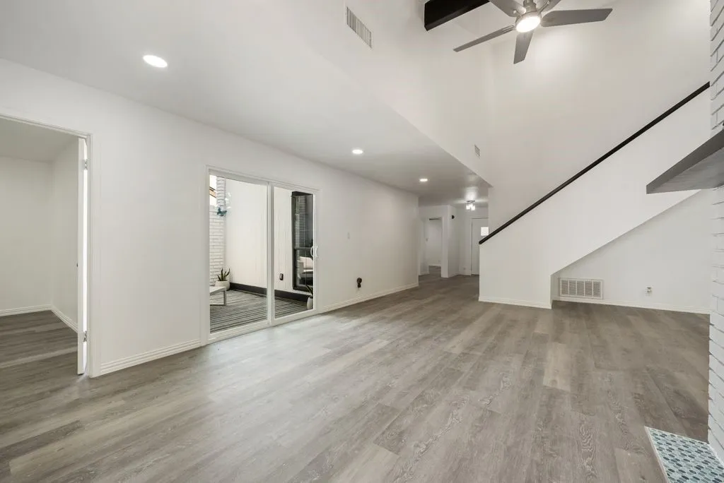 Single Family Residence For Sale in Tarrant County , 6215 Post Oak Terrace, Fort Worth, Texas 76112, 4 Bedroom, 3 Bathroom, 2 Garage spaces, 2,172 Sqft, built in 1974, mls#21321511, Real Estate Agent in Fort Worth, Homes For Sale in Tarrant county, Homes For Sale in Fort Worth, Realtor in Fort Worth Texas, Real Estate Brokerage Independent Realty Texas, Luminita Cordes Realtor