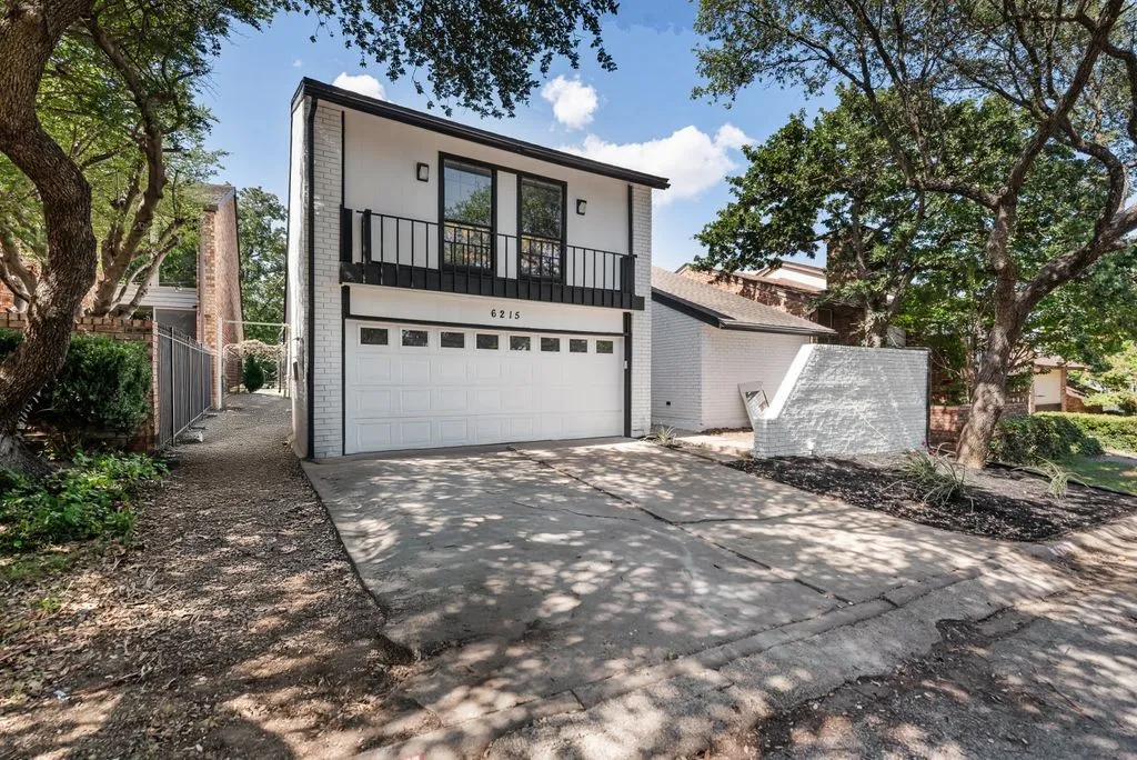 Single Family Residence For Sale in Tarrant County , 6215 Post Oak Terrace, Fort Worth, Texas 76112, 4 Bedroom, 3 Bathroom, 2 Garage spaces, 2,172 Sqft, built in 1974, mls#21321511, Real Estate Agent in Fort Worth, Homes For Sale in Tarrant county, Homes For Sale in Fort Worth, Realtor in Fort Worth Texas, Real Estate Brokerage Independent Realty Texas, Luminita Cordes Realtor