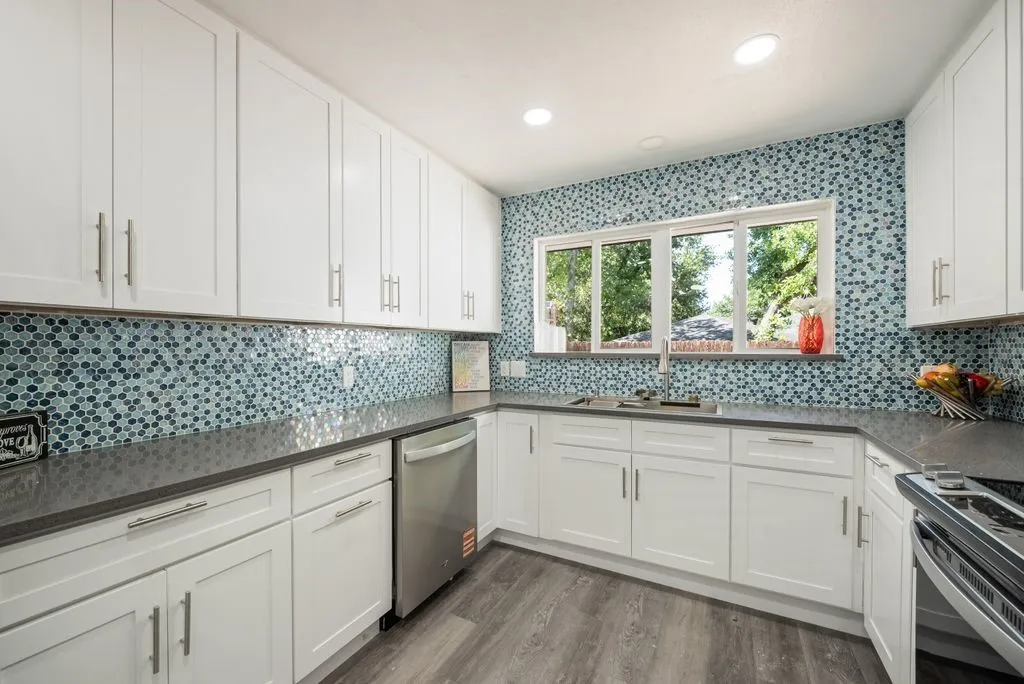 Single Family Residence For Sale in Tarrant County , 6215 Post Oak Terrace, Fort Worth, Texas 76112, 4 Bedroom, 3 Bathroom, 2 Garage spaces, 2,172 Sqft, built in 1974, mls#21321511, Real Estate Agent in Fort Worth, Homes For Sale in Tarrant county, Homes For Sale in Fort Worth, Realtor in Fort Worth Texas, Real Estate Brokerage Independent Realty Texas, Luminita Cordes Realtor