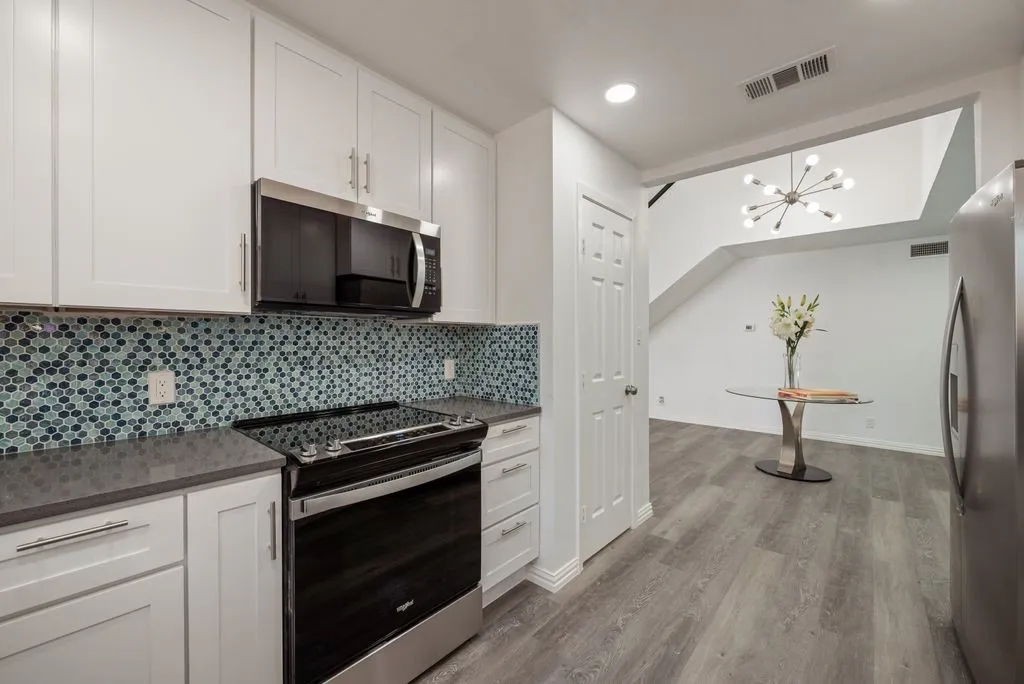Single Family Residence For Sale in Tarrant County , 6215 Post Oak Terrace, Fort Worth, Texas 76112, 4 Bedroom, 3 Bathroom, 2 Garage spaces, 2,172 Sqft, built in 1974, mls#21321511, Real Estate Agent in Fort Worth, Homes For Sale in Tarrant county, Homes For Sale in Fort Worth, Realtor in Fort Worth Texas, Real Estate Brokerage Independent Realty Texas, Luminita Cordes Realtor