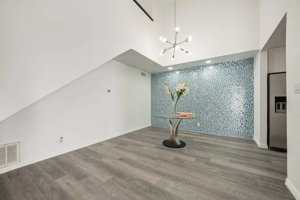 Single Family Residence For Sale in Tarrant County , 6215 Post Oak Terrace, Fort Worth, Texas 76112, 4 Bedroom, 3 Bathroom, 2 Garage spaces, 2,172 Sqft, built in 1974, mls#21321511, Real Estate Agent in Fort Worth, Homes For Sale in Tarrant county, Homes For Sale in Fort Worth, Realtor in Fort Worth Texas, Real Estate Brokerage Independent Realty Texas, Luminita Cordes Realtor