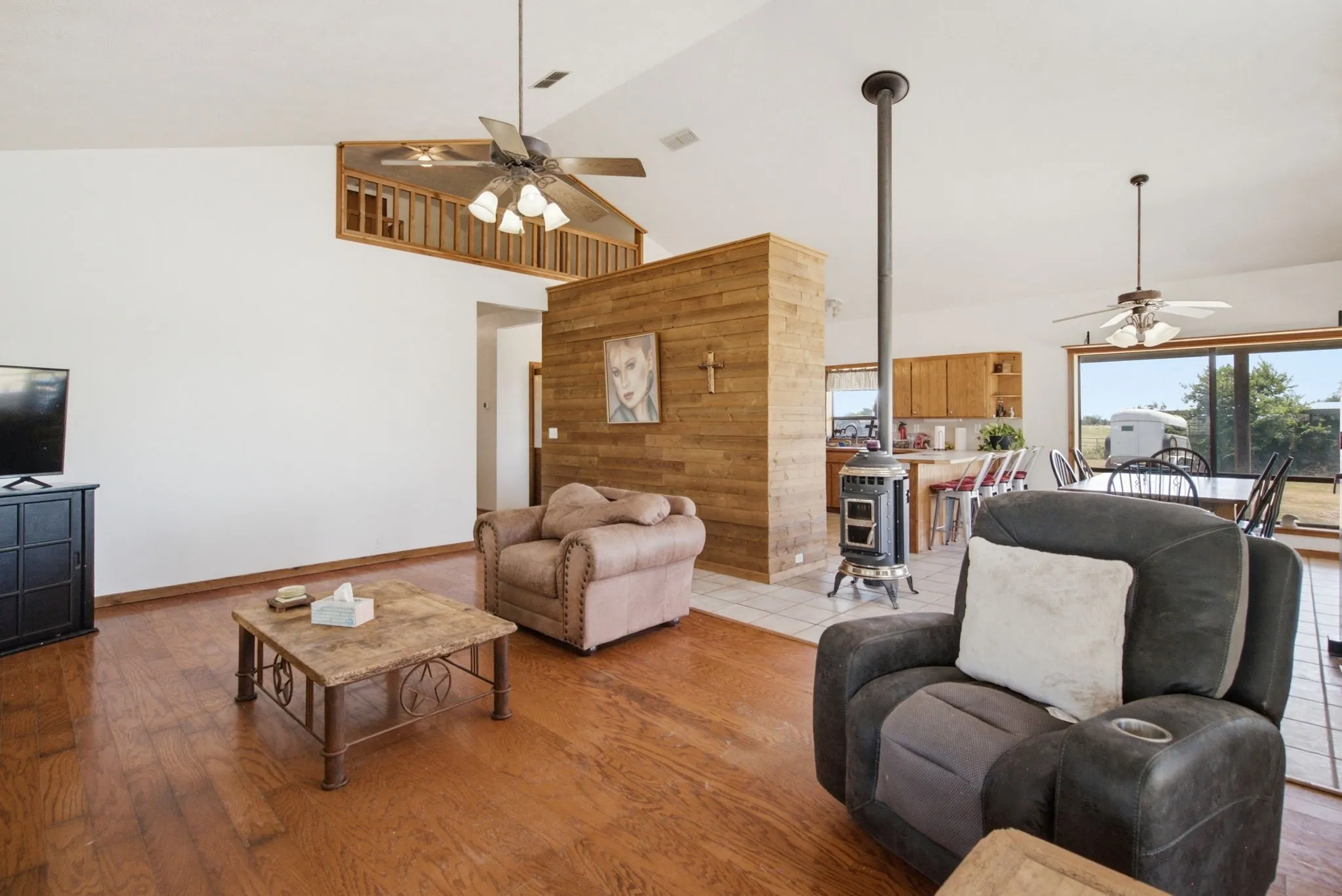 Farm For Sale in Erath County , 3624 County Road 398, Stephenville, Texas 76401, 4 Bedroom, 2 Bathroom, 2 Garage spaces, 2,040 Sqft, built in 1999, mls#21321095, Real Estate Agent in Stephenville, Homes For Sale in Erath county, Homes For Sale in Stephenville, Realtor in Stephenville Texas, Real Estate Brokerage Independent Realty Texas, Luminita Cordes Realtor