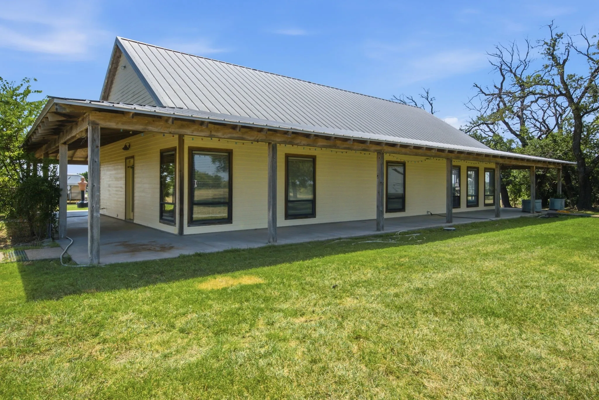 Farm For Sale in Erath County , 3624 County Road 398, Stephenville, Texas 76401, 4 Bedroom, 2 Bathroom, 2 Garage spaces, 2,040 Sqft, built in 1999, mls#21321095, Real Estate Agent in Stephenville, Homes For Sale in Erath county, Homes For Sale in Stephenville, Realtor in Stephenville Texas, Real Estate Brokerage Independent Realty Texas, Luminita Cordes Realtor