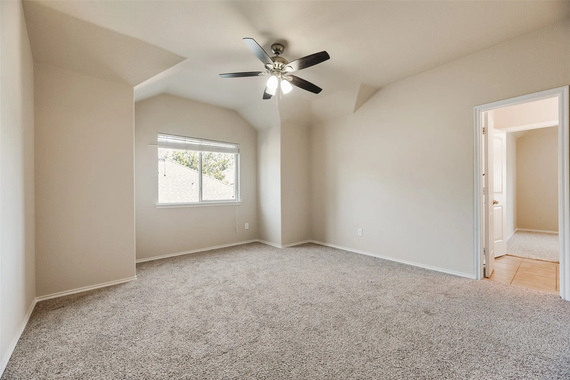 Single Family Residence For Rent in Collin County , 9600 Mystic Dune Drive, Mc Kinney, Texas 75070, 5 Bedrooms, 4 Bathrooms, 2 Garage spaces, 3,081 Sqft, built in 2009, Price $3,495, mls#21321514, Real Estate Agent in Mc Kinney, Homes For Rent in Collin county, Homes For Rent in Mc Kinney, Realtor in Mc Kinney Texas, Real Estate Brokerage Independent Realty Texas, Luminita Cordes Realtor