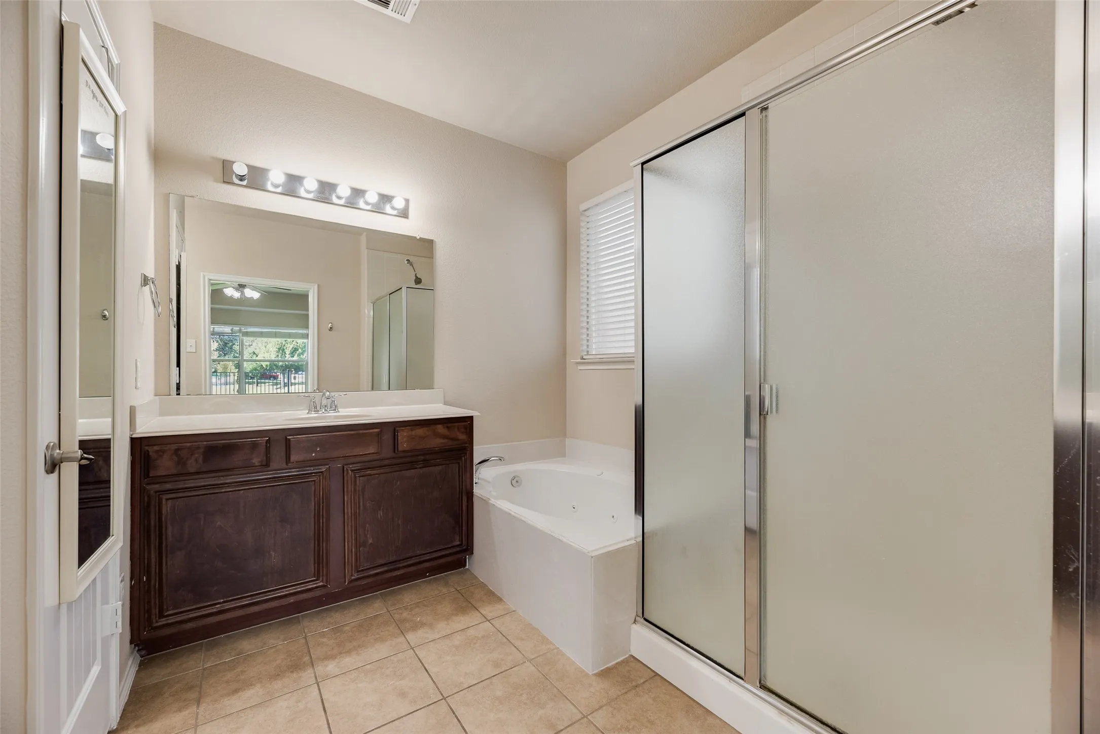 Single Family Residence For Rent in Collin County , 9600 Mystic Dune Drive, Mc Kinney, Texas 75070, 5 Bedrooms, 4 Bathrooms, 2 Garage spaces, 3,081 Sqft, built in 2009, Price $3,495, mls#21321514, Real Estate Agent in Mc Kinney, Homes For Rent in Collin county, Homes For Rent in Mc Kinney, Realtor in Mc Kinney Texas, Real Estate Brokerage Independent Realty Texas, Luminita Cordes Realtor
