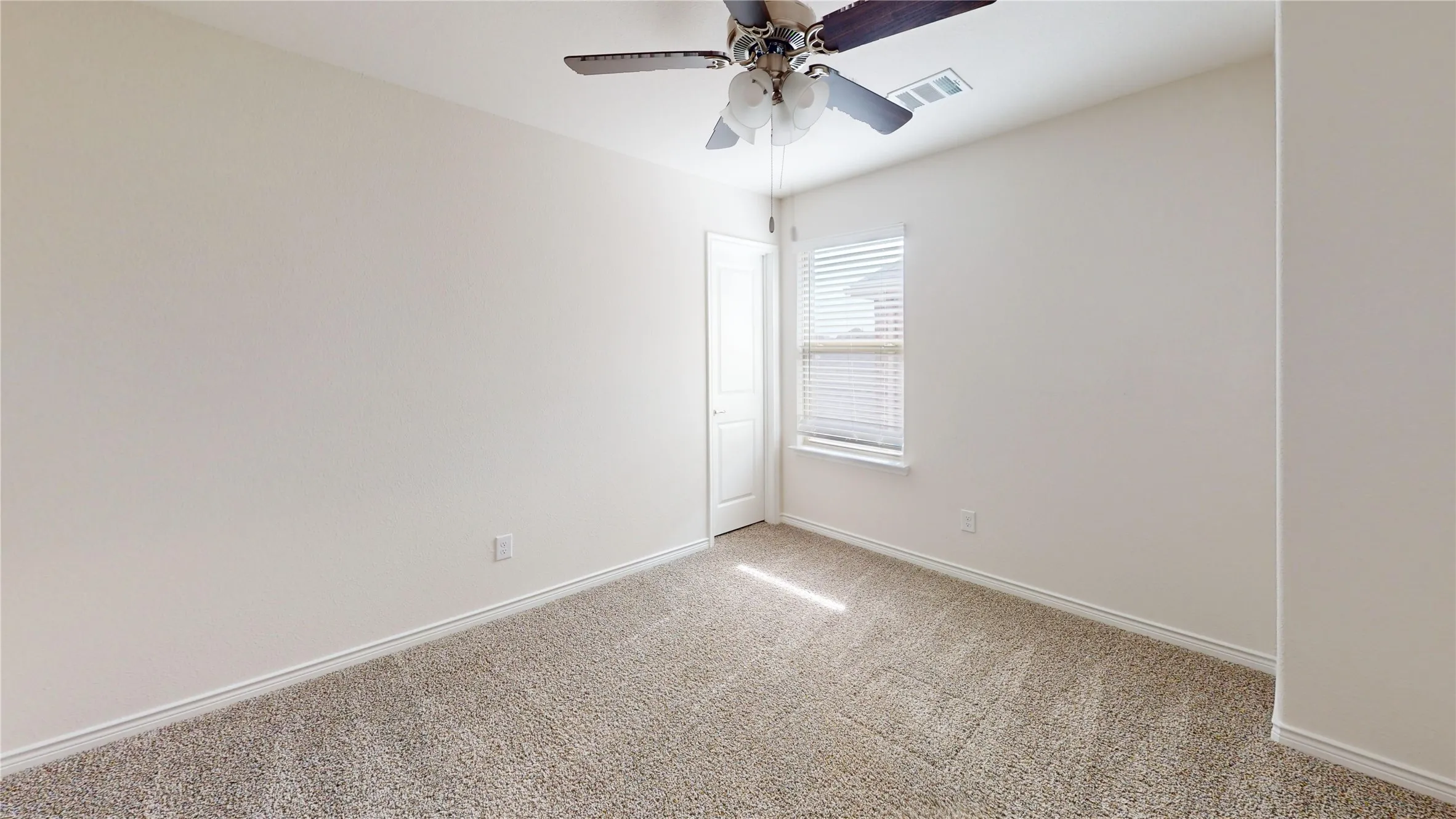 Single Family Residence For Rent in Collin County , 612 Liliana Lane, Anna, Texas 75409, 4 Bedroom, 4 Bathroom, 2 Garage spaces, 2,554 Sqft, built in 2022, mls#21321516, Real Estate Agent in Anna, Homes For Rent in Collin county, Homes For Rent in Anna, Realtor in Anna Texas, Real Estate Brokerage Independent Realty Texas, Luminita Cordes Realtor