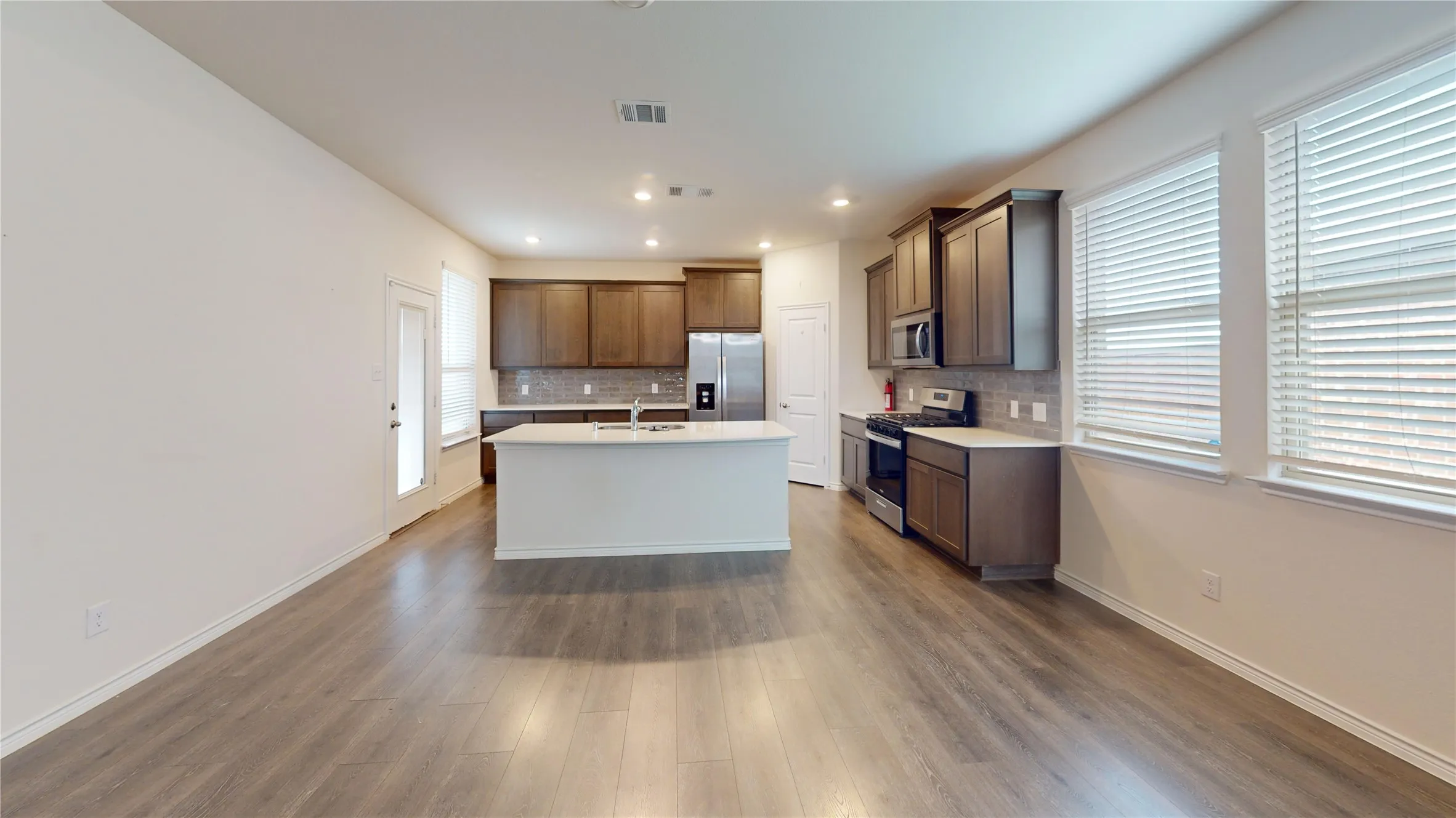 Single Family Residence For Rent in Collin County , 612 Liliana Lane, Anna, Texas 75409, 4 Bedroom, 4 Bathroom, 2 Garage spaces, 2,554 Sqft, built in 2022, mls#21321516, Real Estate Agent in Anna, Homes For Rent in Collin county, Homes For Rent in Anna, Realtor in Anna Texas, Real Estate Brokerage Independent Realty Texas, Luminita Cordes Realtor