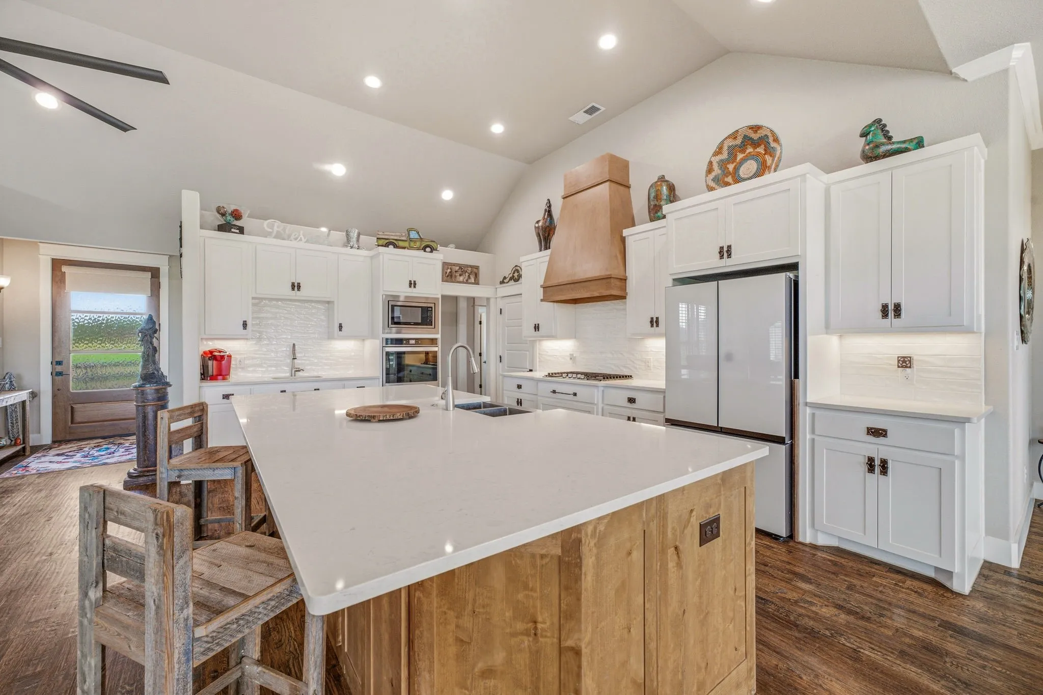 Farm For Sale in Parker County , 5255 Dennis Road Road, Weatherford, Texas 76087, 3 Bedroom, 3 Bathroom, 2 Garage spaces, 2,561 Sqft, built in 2021, Price $1,499,999, mls#21321499, Real Estate Agent in Weatherford, Homes For Sale in Parker county, Homes For Sale in Weatherford, Realtor in Weatherford Texas, Real Estate Brokerage Independent Realty Texas, Luminita Cordes Realtor