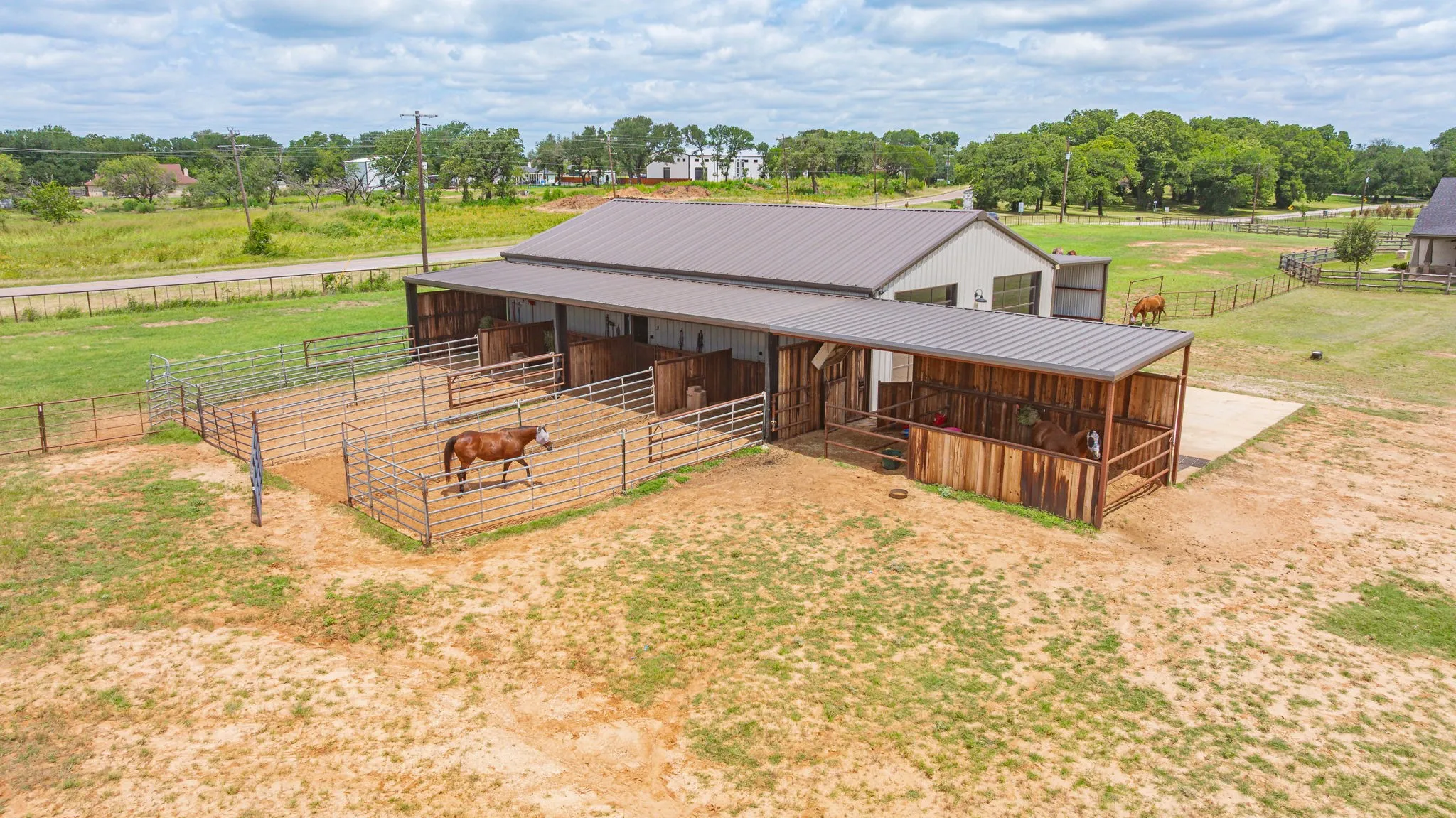 Farm For Sale in Parker County , 5255 Dennis Road Road, Weatherford, Texas 76087, 3 Bedroom, 3 Bathroom, 2 Garage spaces, 2,561 Sqft, built in 2021, Price $1,499,999, mls#21321499, Real Estate Agent in Weatherford, Homes For Sale in Parker county, Homes For Sale in Weatherford, Realtor in Weatherford Texas, Real Estate Brokerage Independent Realty Texas, Luminita Cordes Realtor