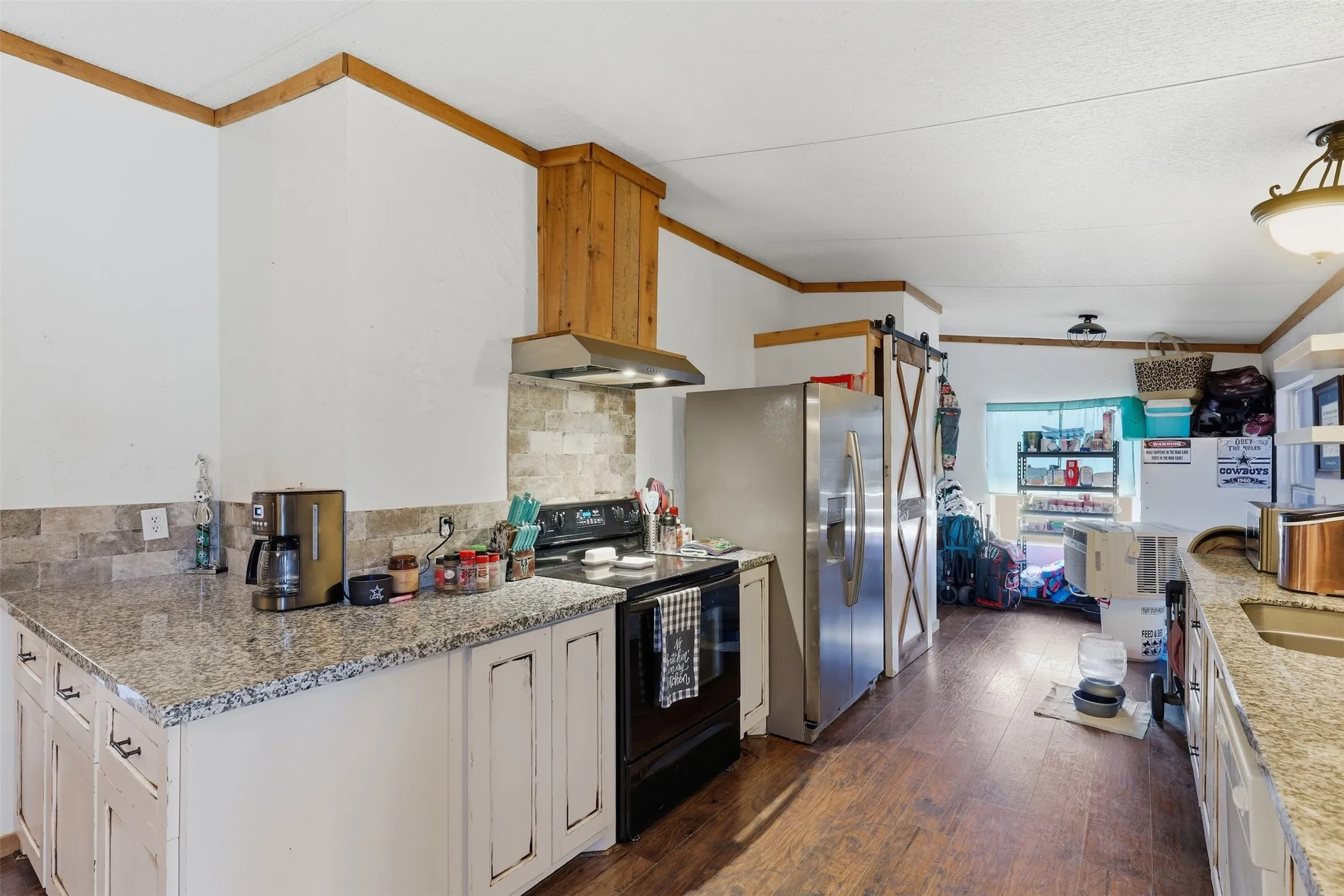 Mobile Home For Sale in Johnson County , 9132 Windmill Court W, Cleburne, Texas 76033, 4 Bedroom, 2 Bathroom, Garage spaces, 1,568 Sqft, built in 2002, mls#21321521, Real Estate Agent in Cleburne, Homes For Sale in Johnson county, Homes For Sale in Cleburne, Realtor in Cleburne Texas, Real Estate Brokerage Independent Realty Texas, Luminita Cordes Realtor