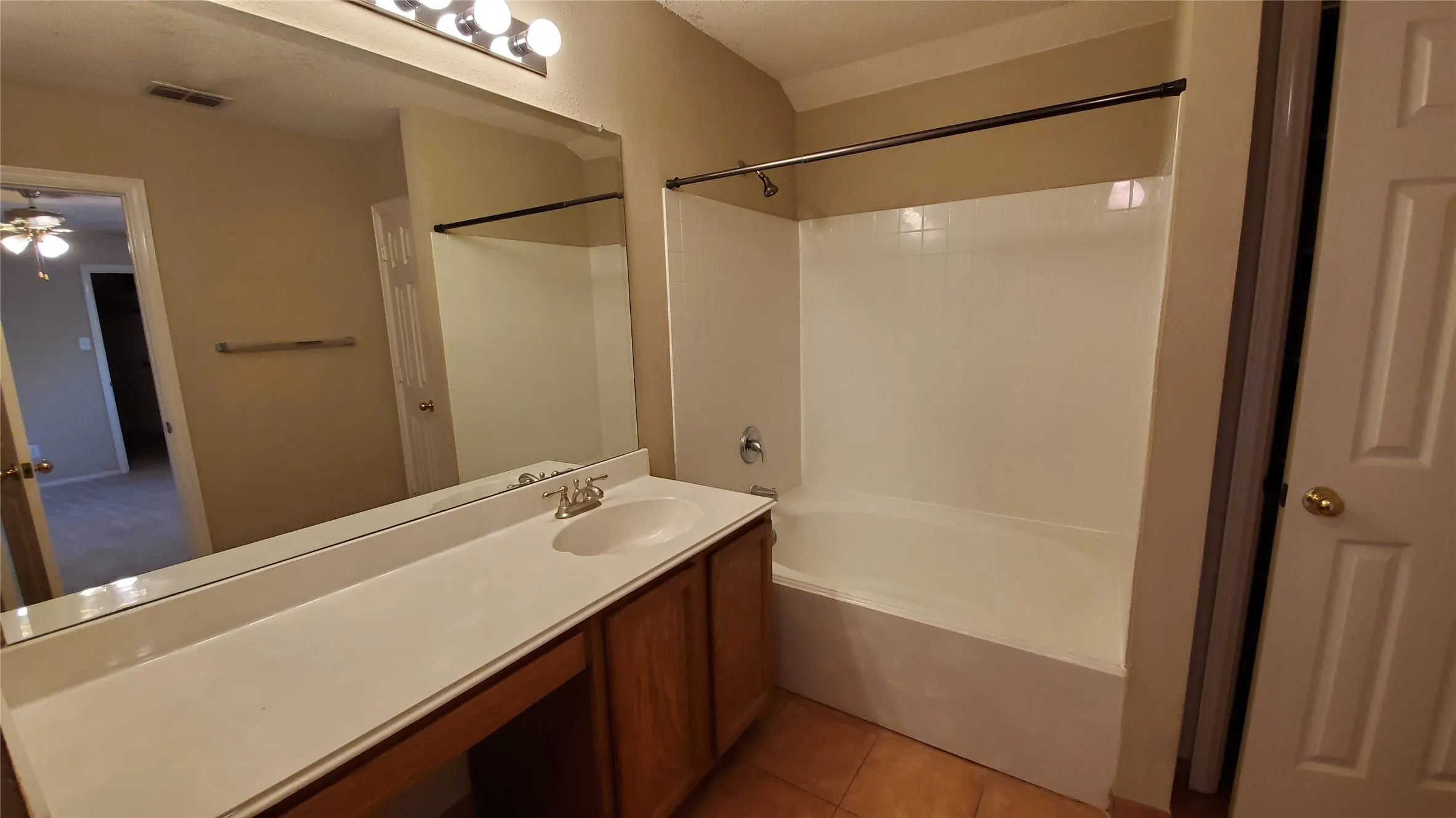 Single Family Residence For Rent in Collin County , 3808 Aloe Drive, Mc Kinney, Texas 75070, 3 Bedroom, 2 Bathroom, 2 Garage spaces, 1,743 Sqft, built in 1999, mls#21321523, Real Estate Agent in Mc Kinney, Homes For Rent in Collin county, Homes For Rent in Mc Kinney, Realtor in Mc Kinney Texas, Real Estate Brokerage Independent Realty Texas, Luminita Cordes Realtor