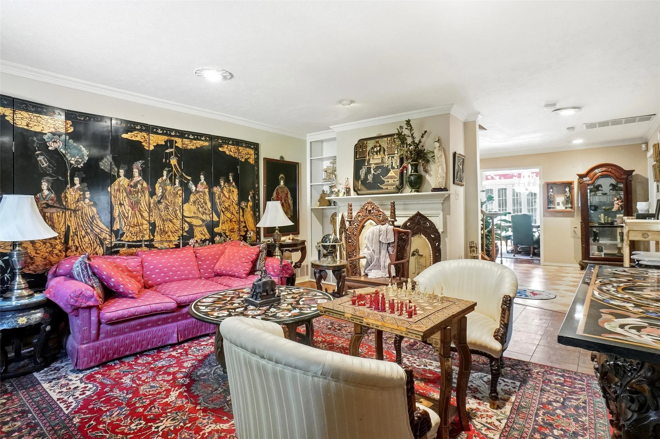 Single Family Residence For Sale in Tarrant County , 2011 Ridgemont Court, Arlington, Texas 76012, 4 Bedroom, 5 Bathroom, 3 Garage spaces, 4,618 Sqft, built in 1981, mls#21320210, Real Estate Agent in Arlington, Homes For Sale in Tarrant county, Homes For Sale in Arlington, Realtor in Arlington Texas, Real Estate Brokerage Independent Realty Texas, Luminita Cordes Realtor