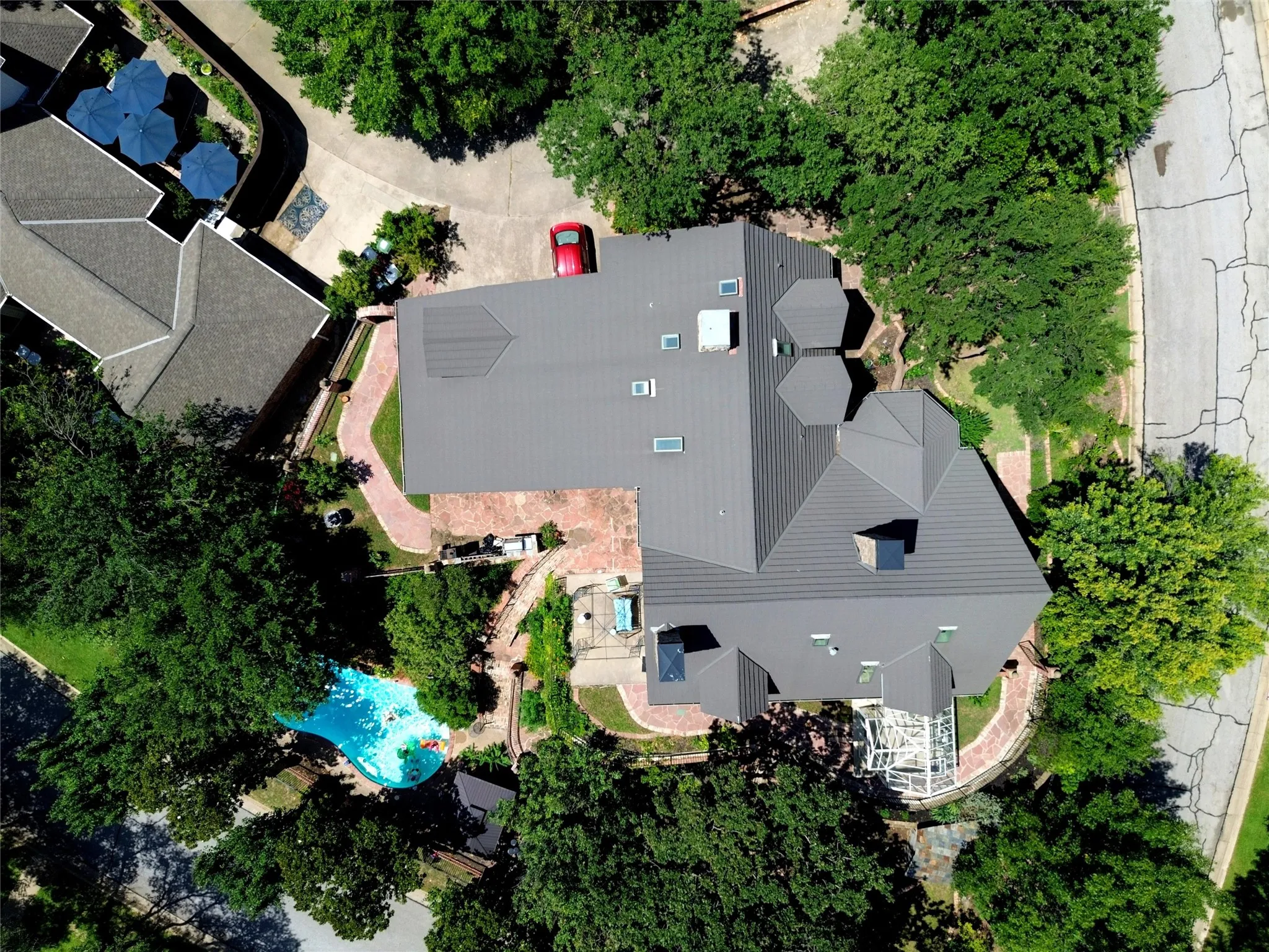 Single Family Residence For Sale in Tarrant County , 2011 Ridgemont Court, Arlington, Texas 76012, 4 Bedroom, 5 Bathroom, 3 Garage spaces, 4,618 Sqft, built in 1981, mls#21320210, Real Estate Agent in Arlington, Homes For Sale in Tarrant county, Homes For Sale in Arlington, Realtor in Arlington Texas, Real Estate Brokerage Independent Realty Texas, Luminita Cordes Realtor