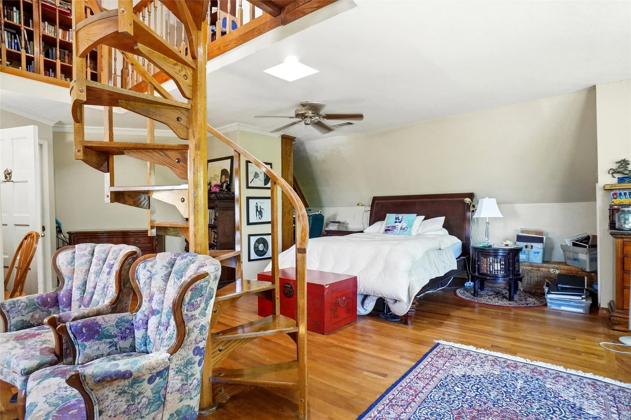 Single Family Residence For Sale in Tarrant County , 2011 Ridgemont Court, Arlington, Texas 76012, 4 Bedroom, 5 Bathroom, 3 Garage spaces, 4,618 Sqft, built in 1981, mls#21320210, Real Estate Agent in Arlington, Homes For Sale in Tarrant county, Homes For Sale in Arlington, Realtor in Arlington Texas, Real Estate Brokerage Independent Realty Texas, Luminita Cordes Realtor