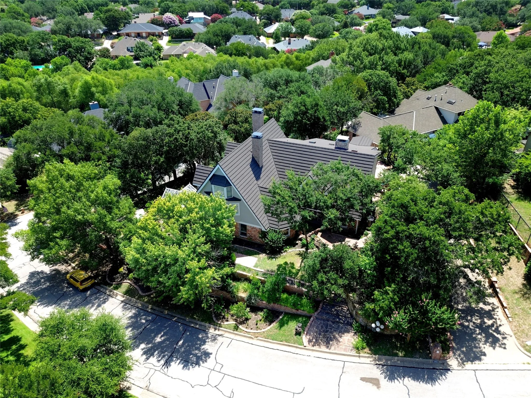 Single Family Residence For Sale in Tarrant County , 2011 Ridgemont Court, Arlington, Texas 76012, 4 Bedroom, 5 Bathroom, 3 Garage spaces, 4,618 Sqft, built in 1981, mls#21320210, Real Estate Agent in Arlington, Homes For Sale in Tarrant county, Homes For Sale in Arlington, Realtor in Arlington Texas, Real Estate Brokerage Independent Realty Texas, Luminita Cordes Realtor