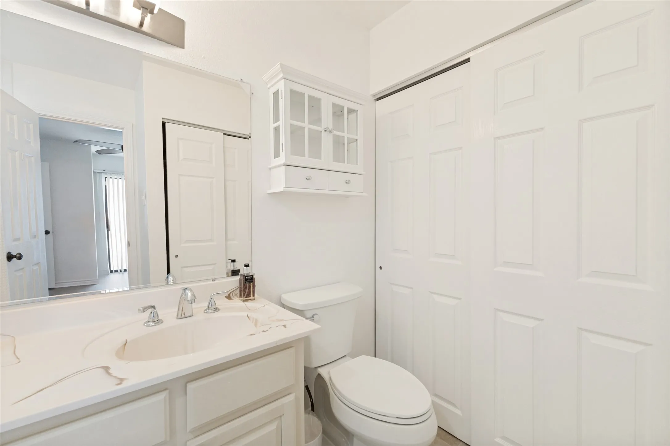 Condominium For Sale in Dallas County , 6006 Auburndale Avenue D, University Park, Texas 75205, 2 Bedroom, 3 Bathroom, 2 Garage spaces, 1,130 Sqft, built in 1985, mls#21321401, Real Estate Agent in University Park, Homes For Sale in Dallas county, Homes For Sale in University Park, Realtor in University Park Texas, Real Estate Brokerage Independent Realty Texas, Luminita Cordes Realtor