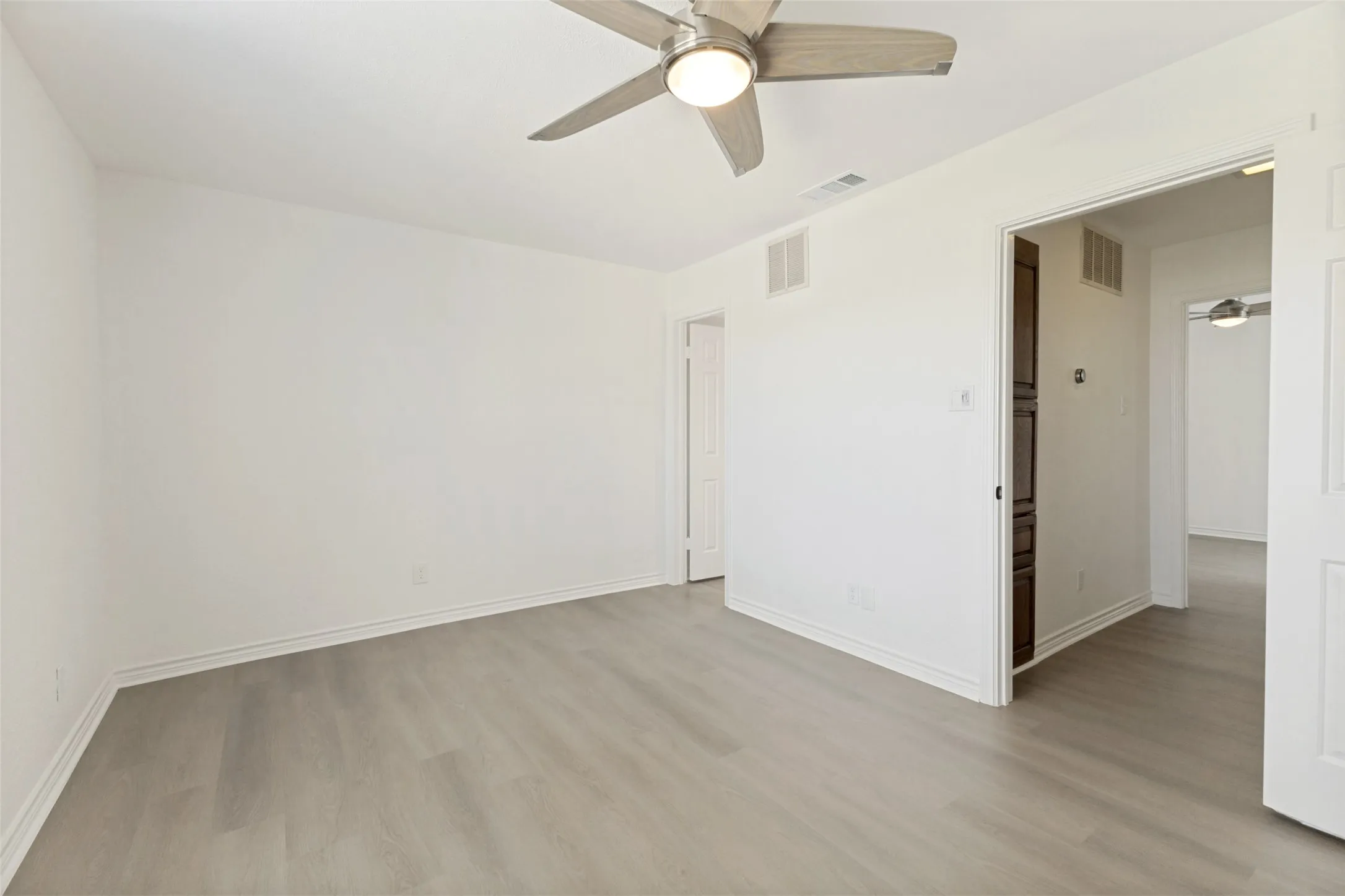 Condominium For Sale in Dallas County , 6006 Auburndale Avenue D, University Park, Texas 75205, 2 Bedroom, 3 Bathroom, 2 Garage spaces, 1,130 Sqft, built in 1985, mls#21321401, Real Estate Agent in University Park, Homes For Sale in Dallas county, Homes For Sale in University Park, Realtor in University Park Texas, Real Estate Brokerage Independent Realty Texas, Luminita Cordes Realtor