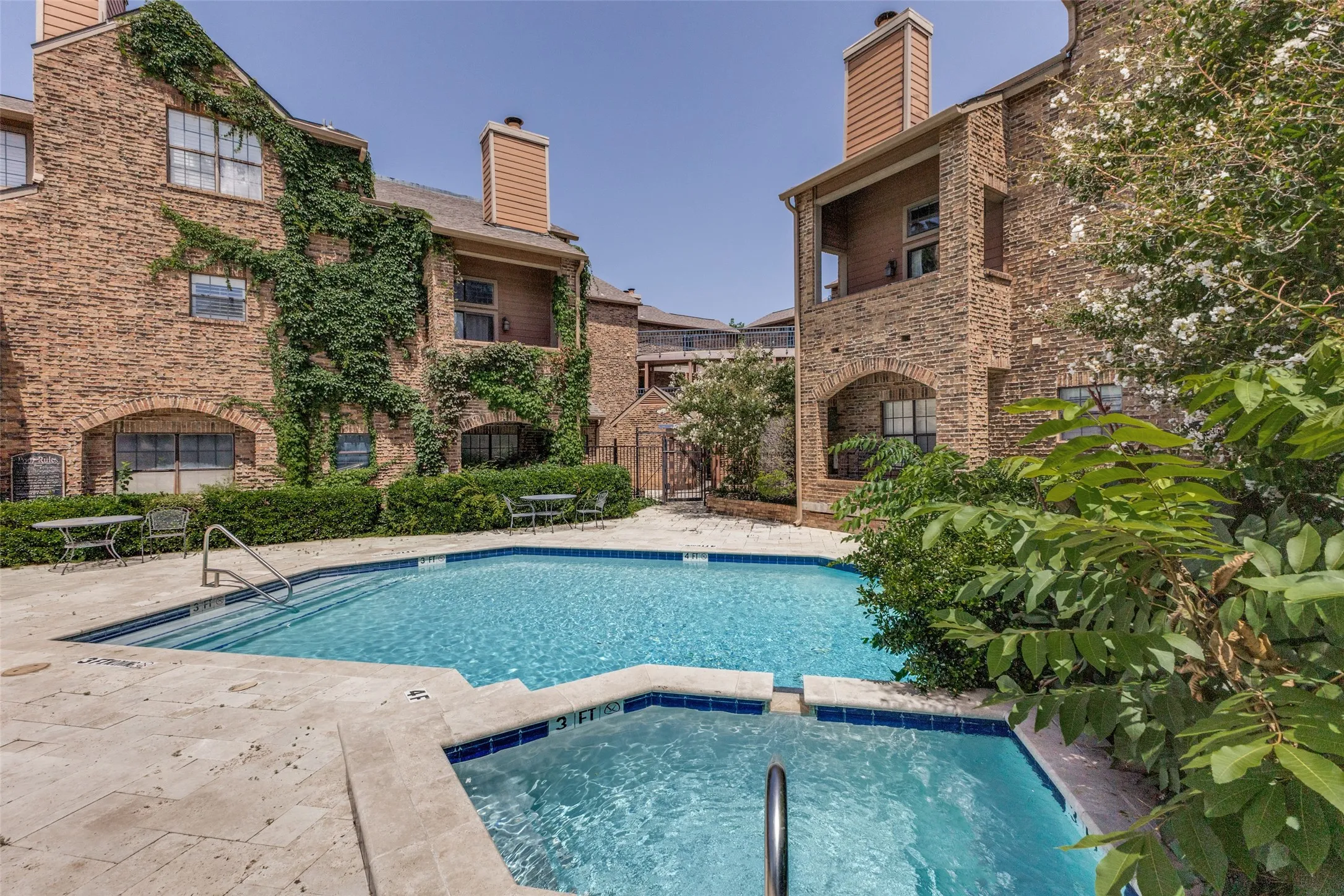 Condominium For Sale in Dallas County , 6006 Auburndale Avenue D, University Park, Texas 75205, 2 Bedroom, 3 Bathroom, 2 Garage spaces, 1,130 Sqft, built in 1985, mls#21321401, Real Estate Agent in University Park, Homes For Sale in Dallas county, Homes For Sale in University Park, Realtor in University Park Texas, Real Estate Brokerage Independent Realty Texas, Luminita Cordes Realtor