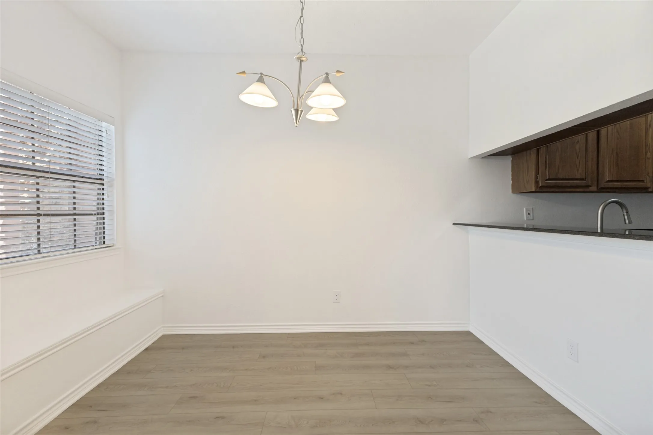 Condominium For Sale in Dallas County , 6006 Auburndale Avenue D, University Park, Texas 75205, 2 Bedroom, 3 Bathroom, 2 Garage spaces, 1,130 Sqft, built in 1985, mls#21321401, Real Estate Agent in University Park, Homes For Sale in Dallas county, Homes For Sale in University Park, Realtor in University Park Texas, Real Estate Brokerage Independent Realty Texas, Luminita Cordes Realtor