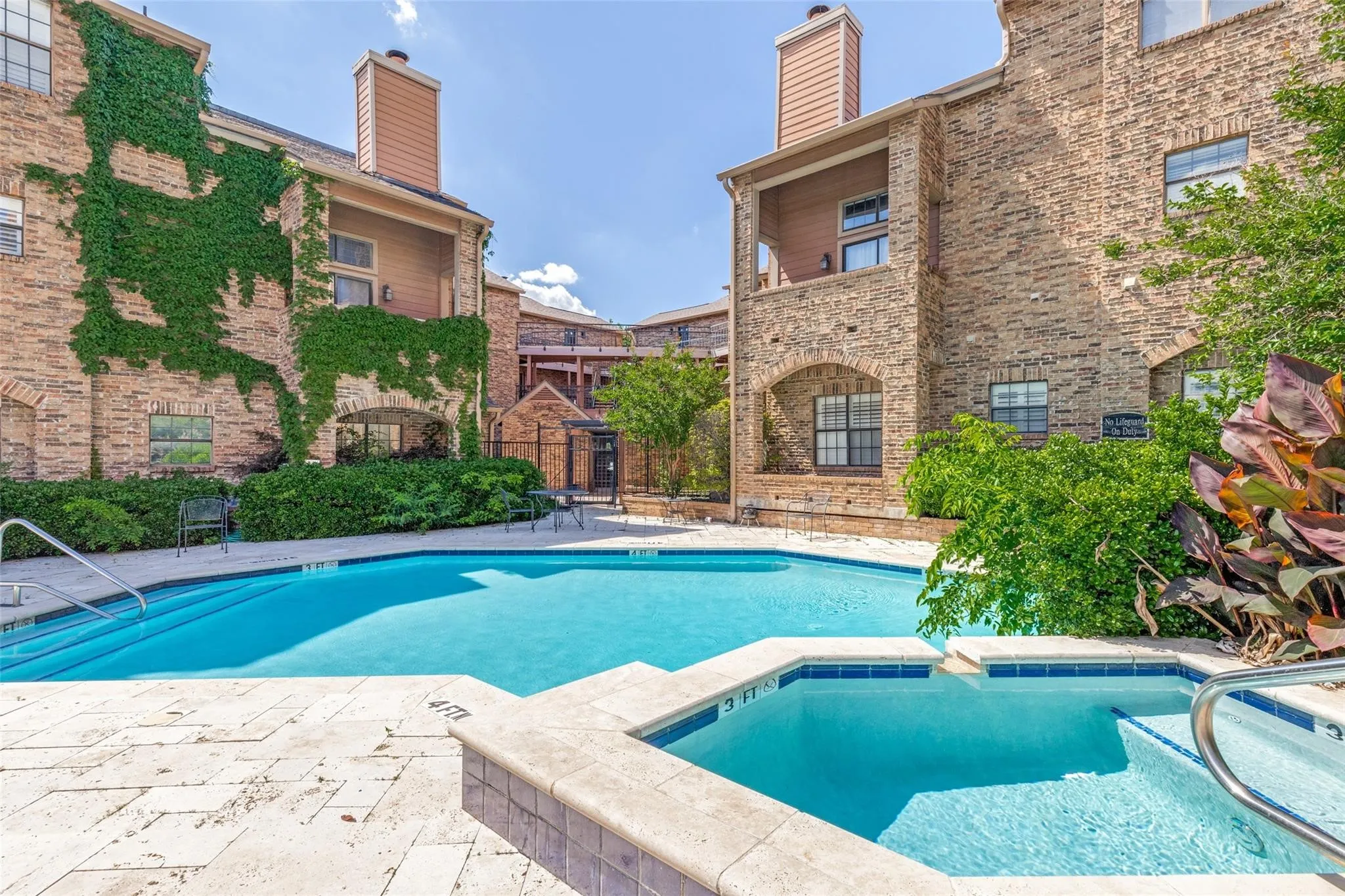 Condominium For Sale in Dallas County , 6006 Auburndale Avenue D, University Park, Texas 75205, 2 Bedroom, 3 Bathroom, 2 Garage spaces, 1,130 Sqft, built in 1985, mls#21321401, Real Estate Agent in University Park, Homes For Sale in Dallas county, Homes For Sale in University Park, Realtor in University Park Texas, Real Estate Brokerage Independent Realty Texas, Luminita Cordes Realtor