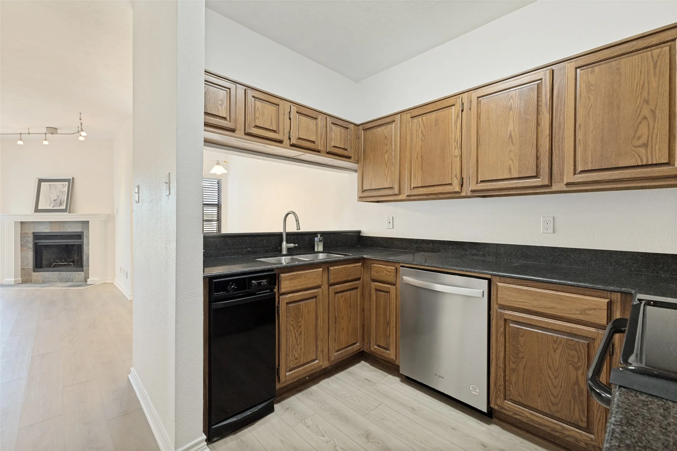 Condominium For Sale in Dallas County , 6006 Auburndale Avenue D, University Park, Texas 75205, 2 Bedroom, 3 Bathroom, 2 Garage spaces, 1,130 Sqft, built in 1985, mls#21321401, Real Estate Agent in University Park, Homes For Sale in Dallas county, Homes For Sale in University Park, Realtor in University Park Texas, Real Estate Brokerage Independent Realty Texas, Luminita Cordes Realtor