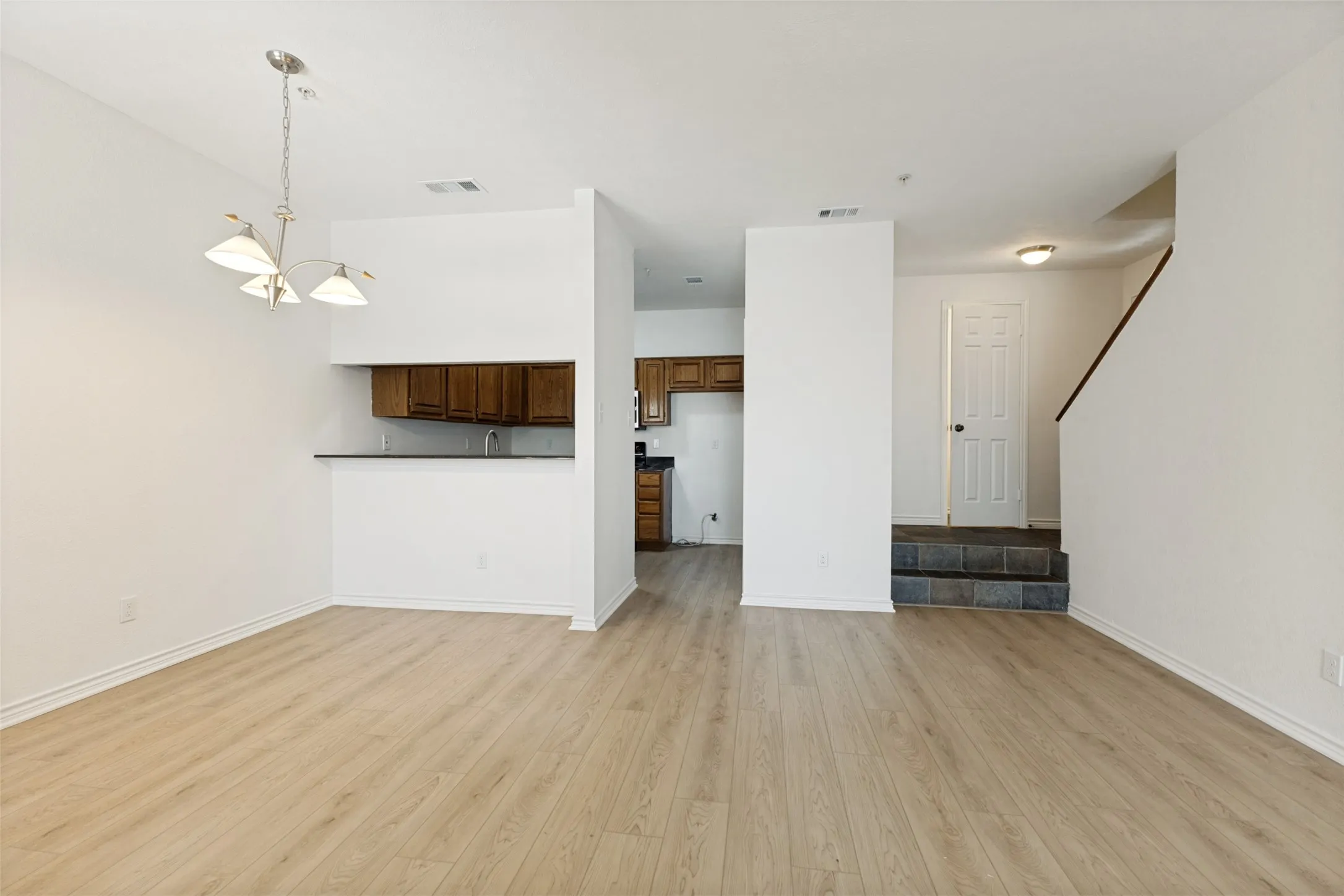 Condominium For Sale in Dallas County , 6006 Auburndale Avenue D, University Park, Texas 75205, 2 Bedroom, 3 Bathroom, 2 Garage spaces, 1,130 Sqft, built in 1985, mls#21321401, Real Estate Agent in University Park, Homes For Sale in Dallas county, Homes For Sale in University Park, Realtor in University Park Texas, Real Estate Brokerage Independent Realty Texas, Luminita Cordes Realtor