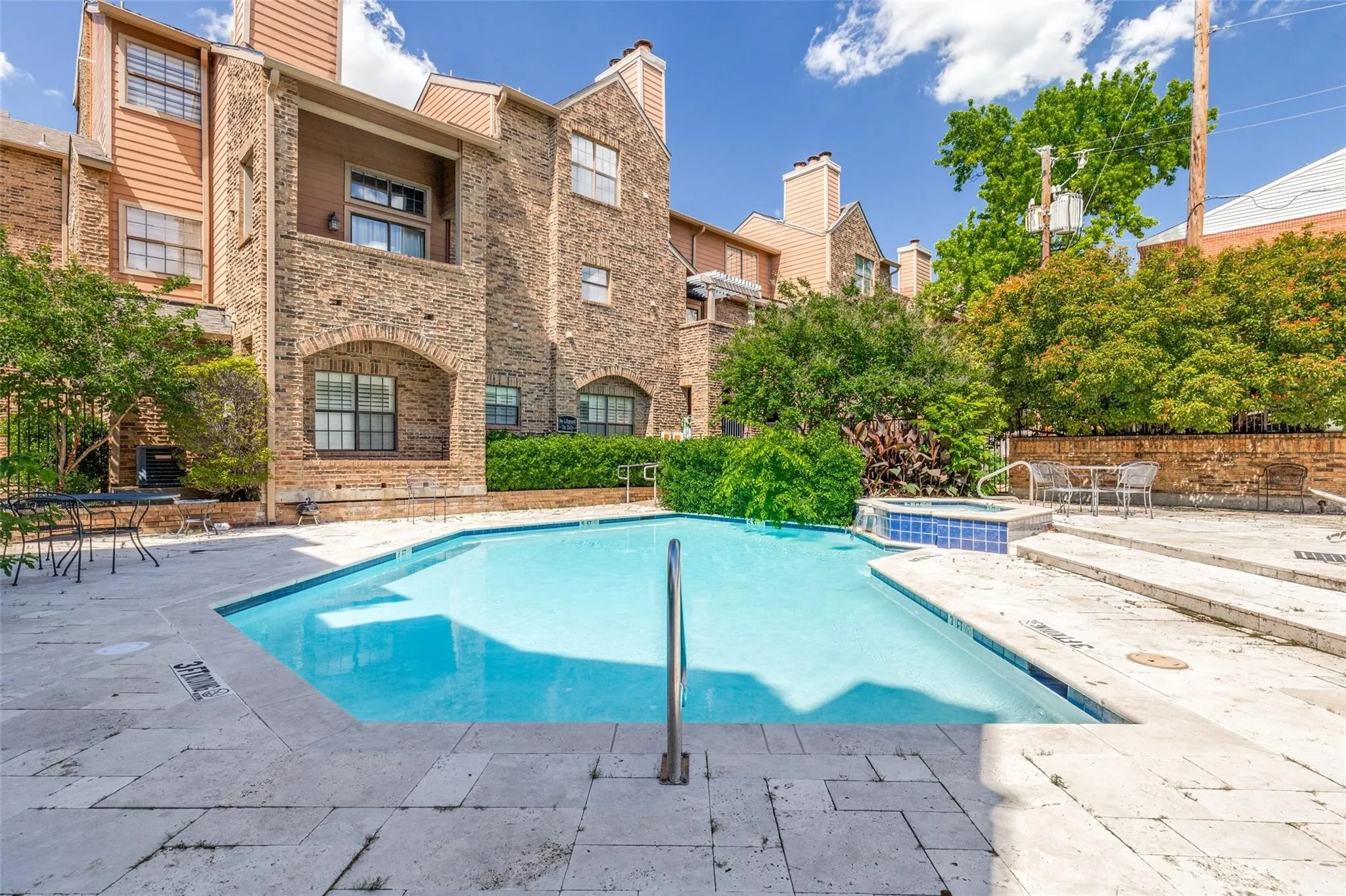Condominium For Sale in Dallas County , 6006 Auburndale Avenue D, University Park, Texas 75205, 2 Bedroom, 3 Bathroom, 2 Garage spaces, 1,130 Sqft, built in 1985, mls#21321401, Real Estate Agent in University Park, Homes For Sale in Dallas county, Homes For Sale in University Park, Realtor in University Park Texas, Real Estate Brokerage Independent Realty Texas, Luminita Cordes Realtor
