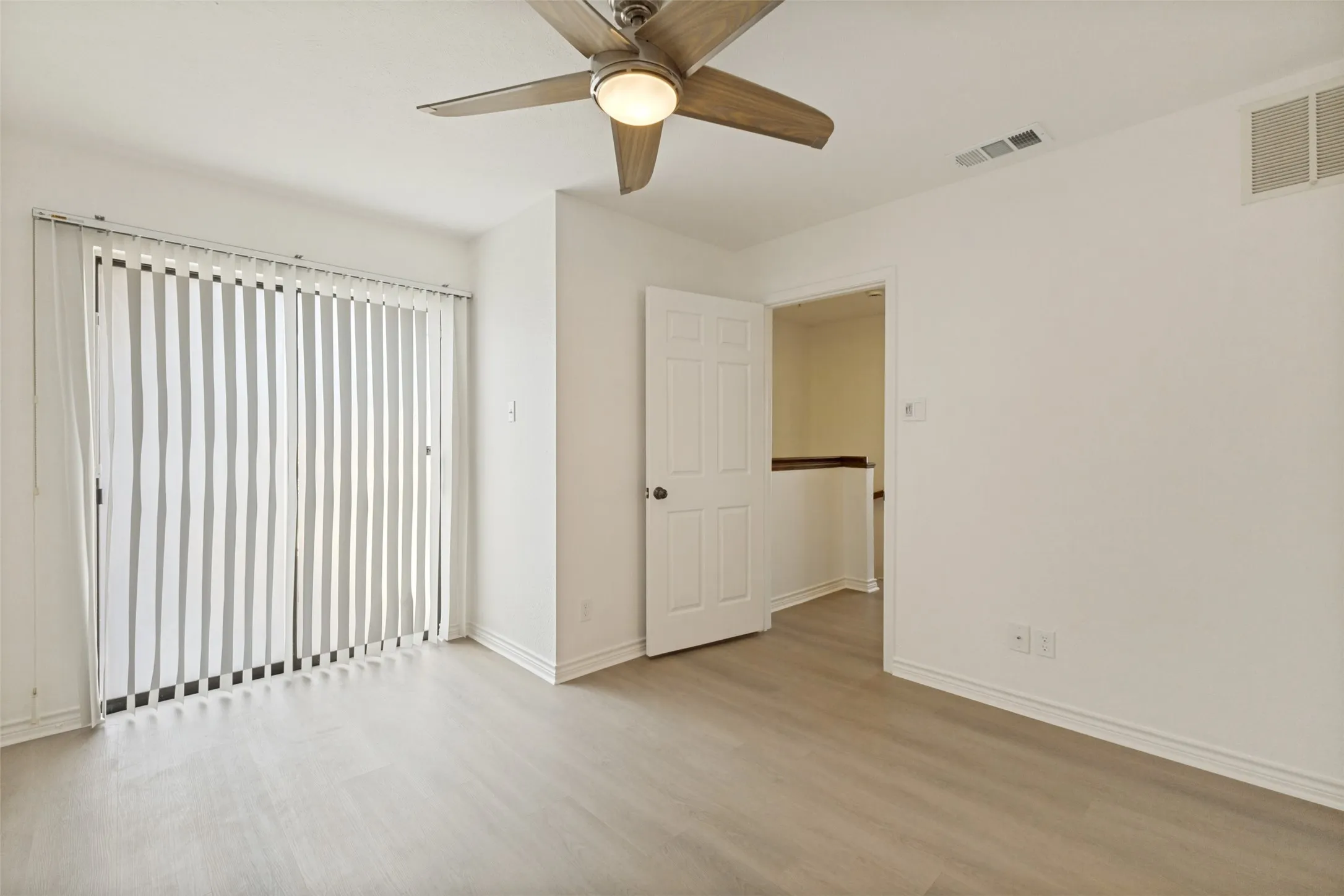 Condominium For Sale in Dallas County , 6006 Auburndale Avenue D, University Park, Texas 75205, 2 Bedroom, 3 Bathroom, 2 Garage spaces, 1,130 Sqft, built in 1985, mls#21321401, Real Estate Agent in University Park, Homes For Sale in Dallas county, Homes For Sale in University Park, Realtor in University Park Texas, Real Estate Brokerage Independent Realty Texas, Luminita Cordes Realtor