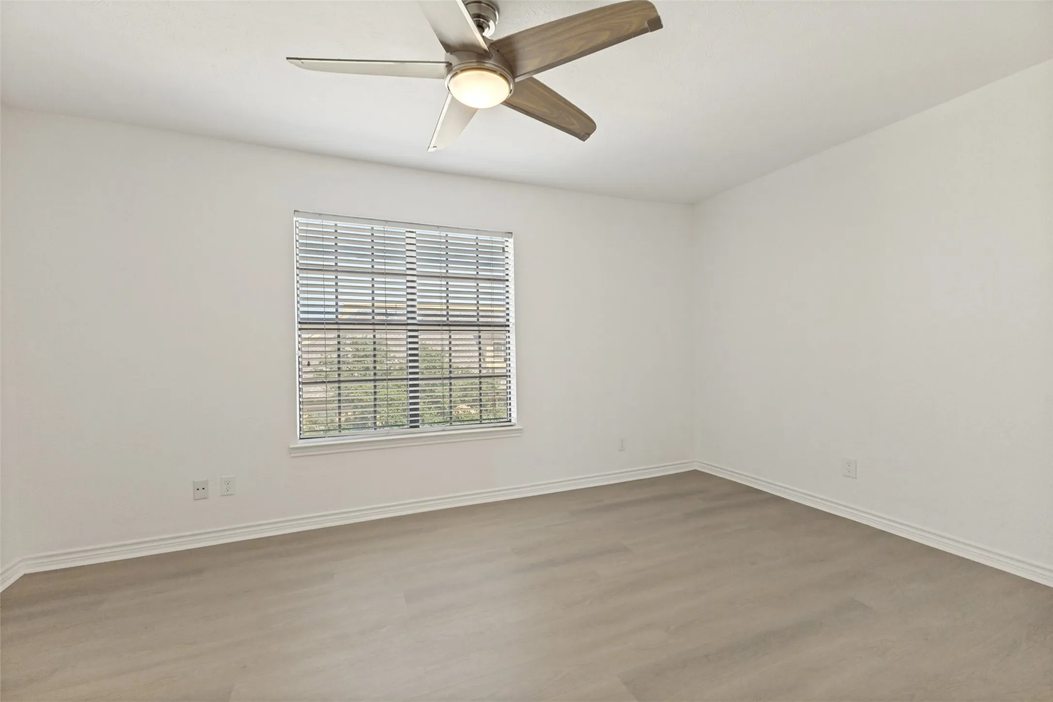 Condominium For Sale in Dallas County , 6006 Auburndale Avenue D, University Park, Texas 75205, 2 Bedroom, 3 Bathroom, 2 Garage spaces, 1,130 Sqft, built in 1985, mls#21321401, Real Estate Agent in University Park, Homes For Sale in Dallas county, Homes For Sale in University Park, Realtor in University Park Texas, Real Estate Brokerage Independent Realty Texas, Luminita Cordes Realtor