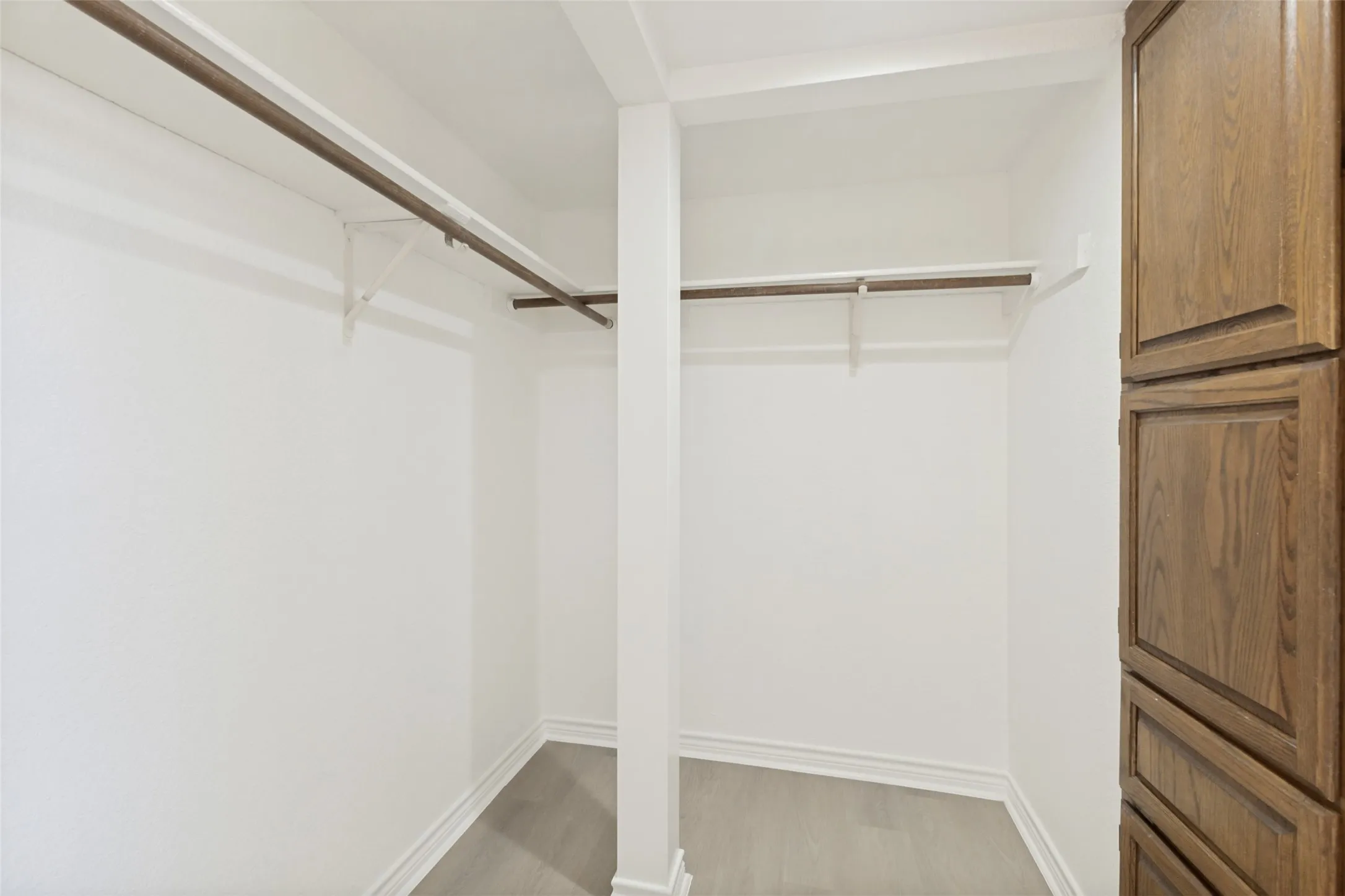 Condominium For Sale in Dallas County , 6006 Auburndale Avenue D, University Park, Texas 75205, 2 Bedroom, 3 Bathroom, 2 Garage spaces, 1,130 Sqft, built in 1985, mls#21321401, Real Estate Agent in University Park, Homes For Sale in Dallas county, Homes For Sale in University Park, Realtor in University Park Texas, Real Estate Brokerage Independent Realty Texas, Luminita Cordes Realtor