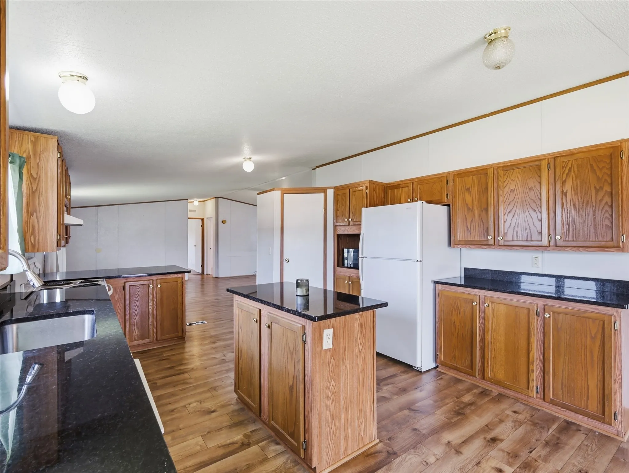 Manufactured Home For Sale in Collin County , 201 Oak Street, Blue Ridge, Texas 75424, 4 Bedroom, 2 Bathroom, Garage spaces, 1,876 Sqft, built in 1999, mls#21321202, Real Estate Agent in Blue Ridge, Homes For Sale in Collin county, Homes For Sale in Blue Ridge, Realtor in Blue Ridge Texas, Real Estate Brokerage Independent Realty Texas, Luminita Cordes Realtor