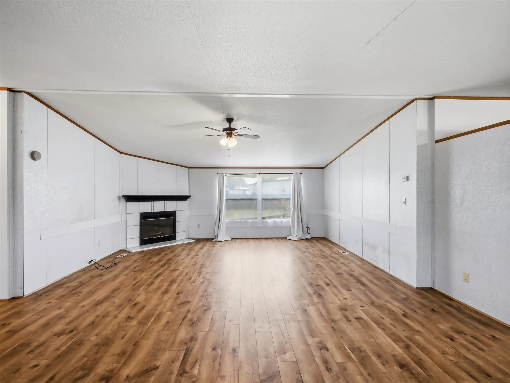 Manufactured Home For Sale in Collin County , 201 Oak Street, Blue Ridge, Texas 75424, 4 Bedroom, 2 Bathroom, Garage spaces, 1,876 Sqft, built in 1999, mls#21321202, Real Estate Agent in Blue Ridge, Homes For Sale in Collin county, Homes For Sale in Blue Ridge, Realtor in Blue Ridge Texas, Real Estate Brokerage Independent Realty Texas, Luminita Cordes Realtor