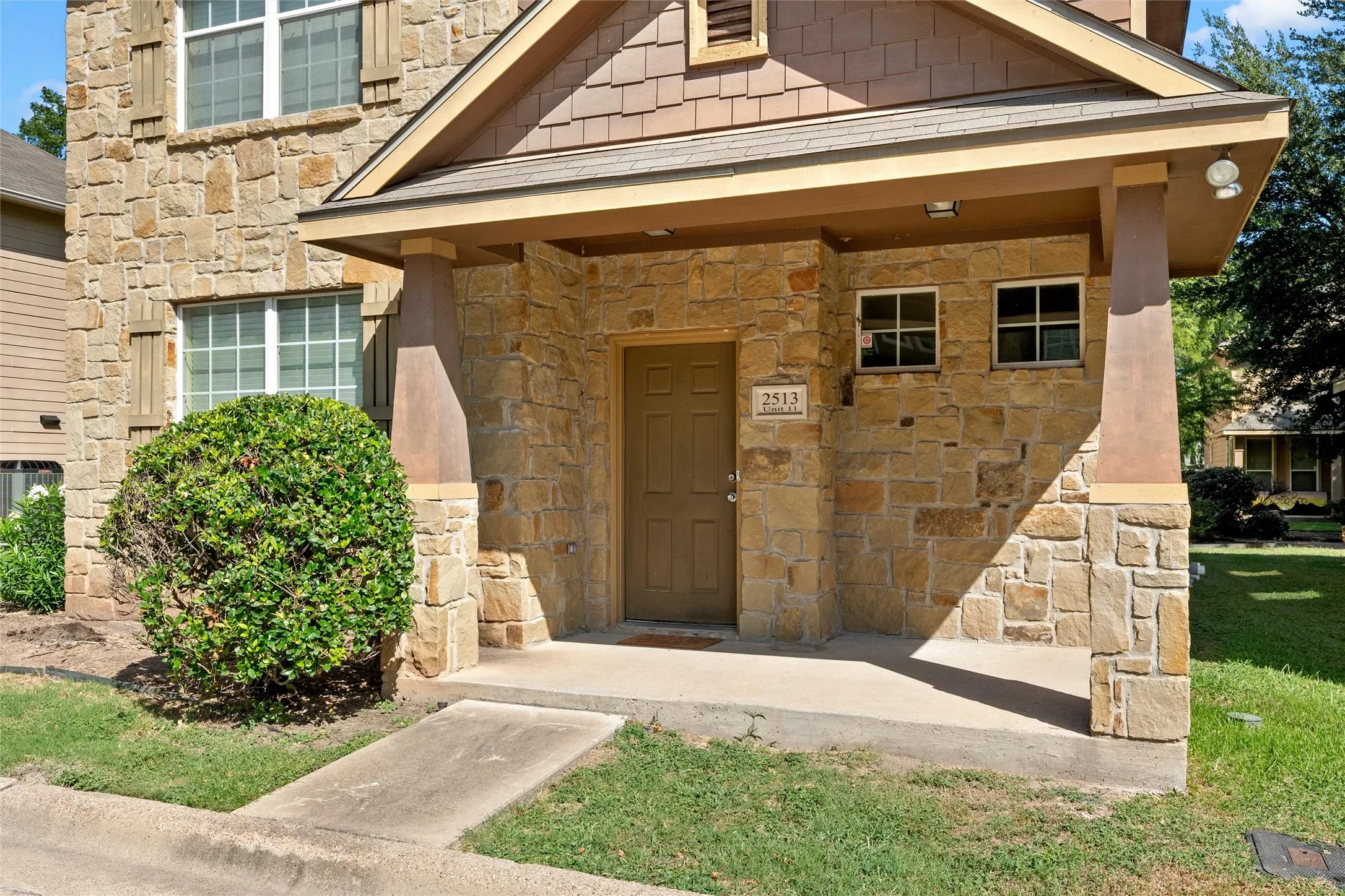 Townhouse For Sale in Mc Lennan County , 2513 S 2nd Street, Waco, Texas 76706, 3 Bedroom, 3 Bathroom, Garage spaces, 1,668 Sqft, built in 2008, mls#21317529, Real Estate Agent in Waco, Homes For Sale in Mc Lennan county, Homes For Sale in Waco, Realtor in Waco Texas, Real Estate Brokerage Independent Realty Texas, Luminita Cordes Realtor