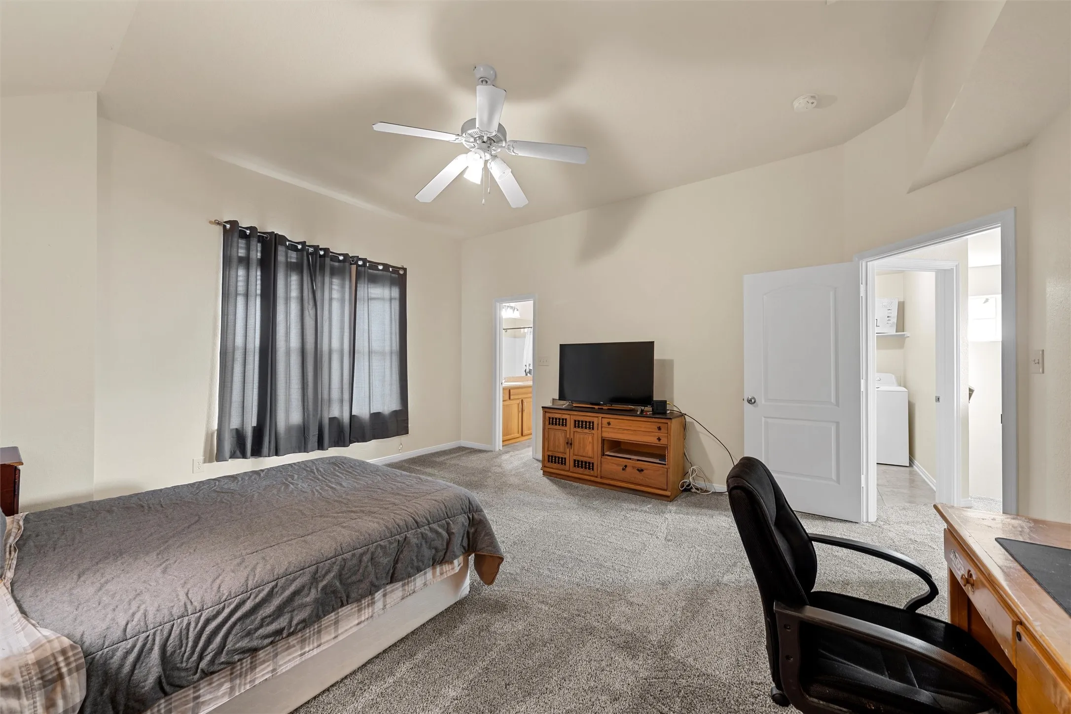 Townhouse For Sale in Mc Lennan County , 2513 S 2nd Street, Waco, Texas 76706, 3 Bedroom, 3 Bathroom, Garage spaces, 1,668 Sqft, built in 2008, mls#21317529, Real Estate Agent in Waco, Homes For Sale in Mc Lennan county, Homes For Sale in Waco, Realtor in Waco Texas, Real Estate Brokerage Independent Realty Texas, Luminita Cordes Realtor