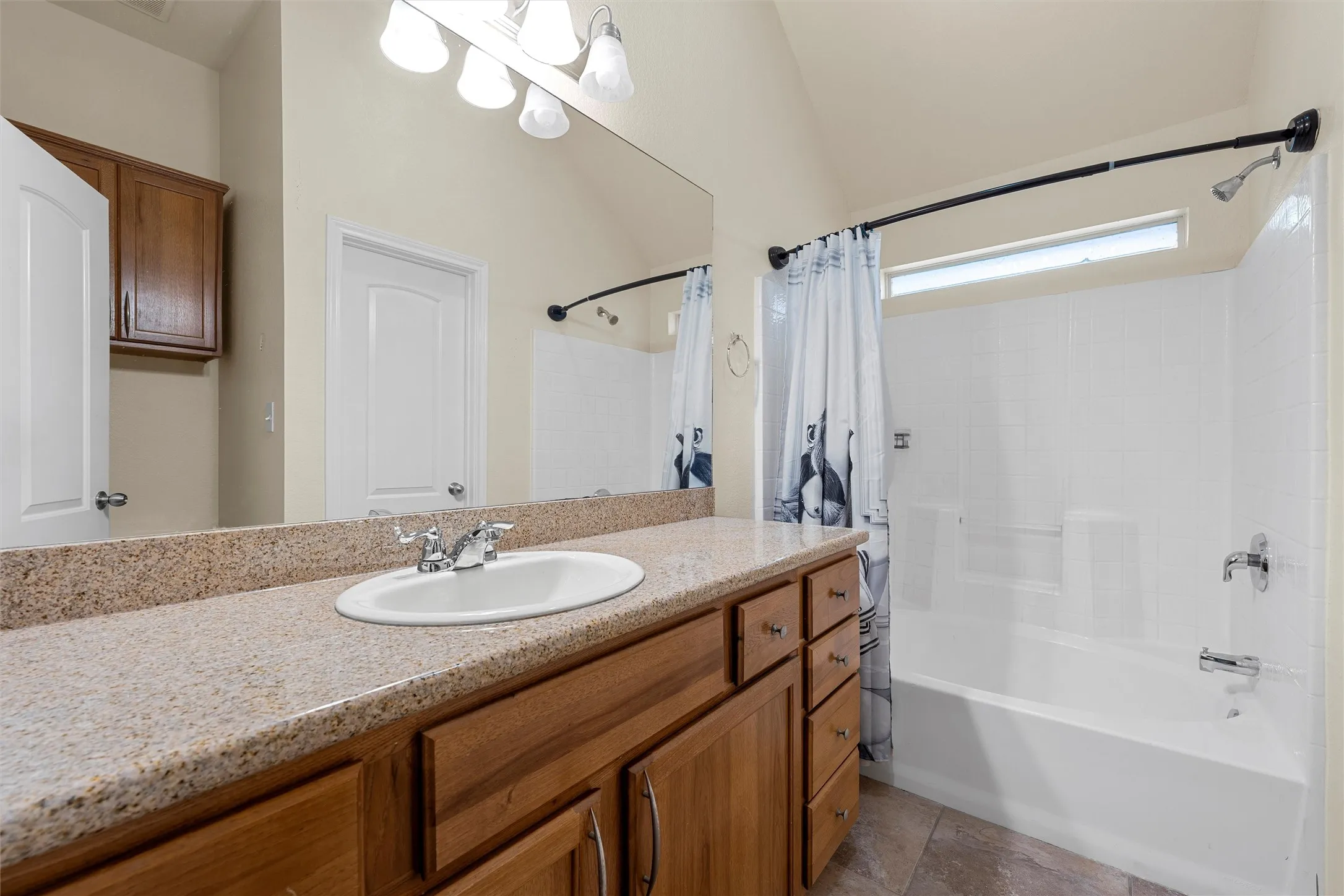 Townhouse For Sale in Mc Lennan County , 2513 S 2nd Street, Waco, Texas 76706, 3 Bedroom, 3 Bathroom, Garage spaces, 1,668 Sqft, built in 2008, mls#21317529, Real Estate Agent in Waco, Homes For Sale in Mc Lennan county, Homes For Sale in Waco, Realtor in Waco Texas, Real Estate Brokerage Independent Realty Texas, Luminita Cordes Realtor