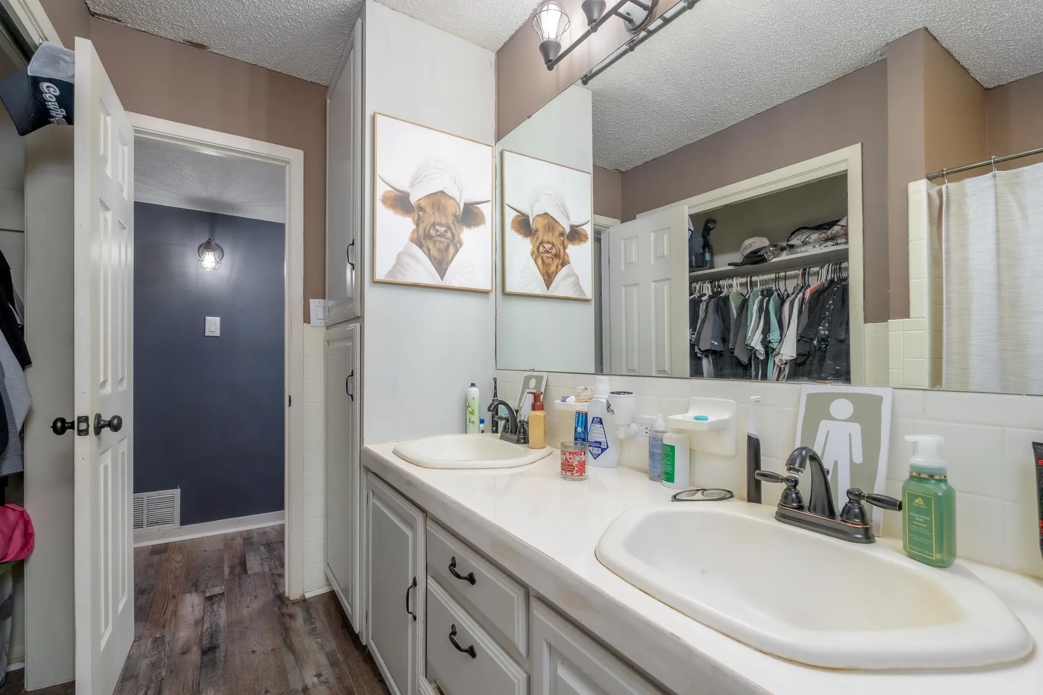 Single Family Residence For Sale in Taylor County , 1602 N Bowie Drive, Abilene, Texas 79603, 3 Bedroom, 2 Bathroom, 2 Garage spaces, 1,858 Sqft, built in 1965, mls#21316069, Real Estate Agent in Abilene, Homes For Sale in Taylor county, Homes For Sale in Abilene, Realtor in Abilene Texas, Real Estate Brokerage Independent Realty Texas, Luminita Cordes Realtor