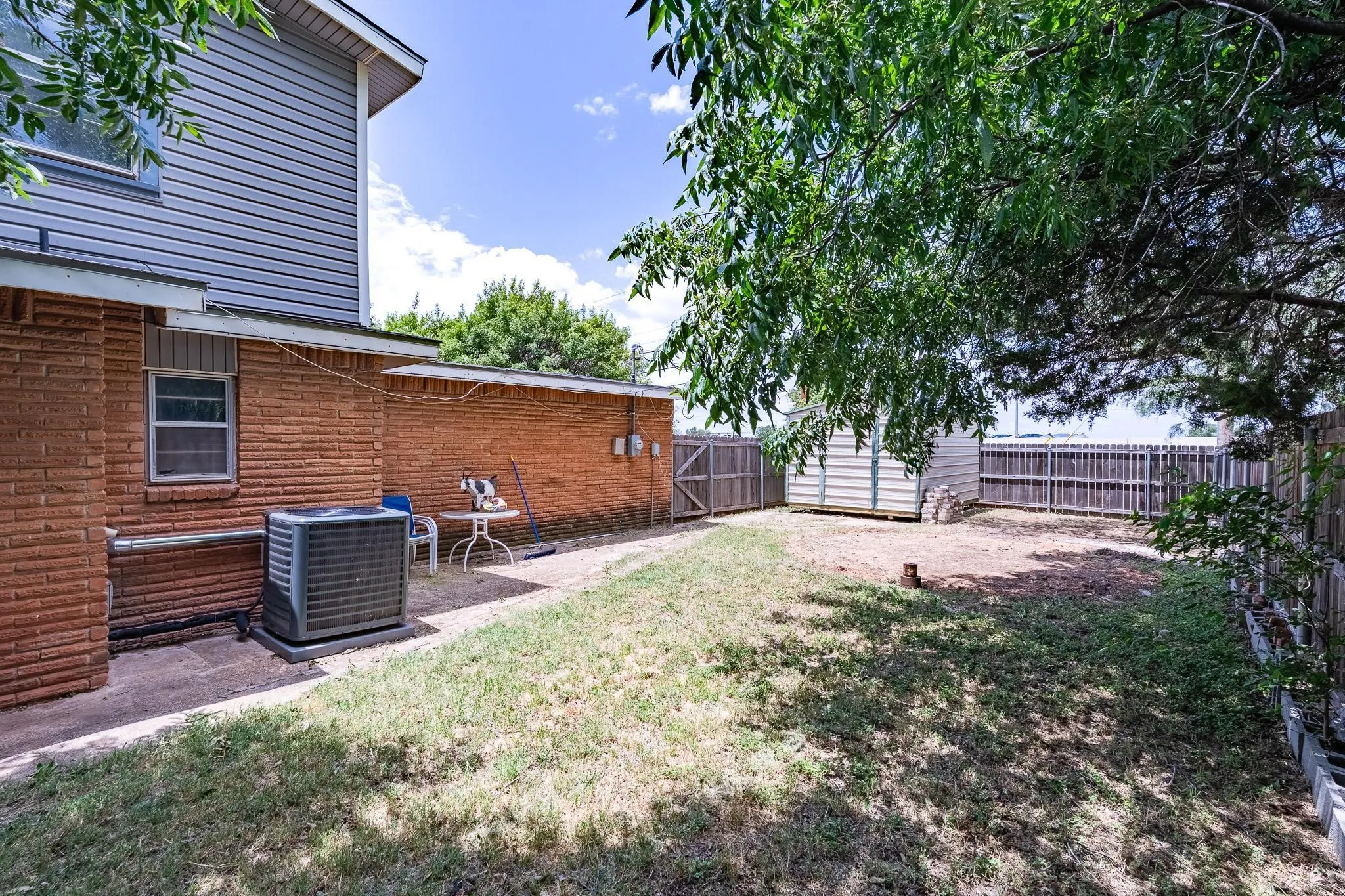 Single Family Residence For Sale in Taylor County , 1602 N Bowie Drive, Abilene, Texas 79603, 3 Bedroom, 2 Bathroom, 2 Garage spaces, 1,858 Sqft, built in 1965, mls#21316069, Real Estate Agent in Abilene, Homes For Sale in Taylor county, Homes For Sale in Abilene, Realtor in Abilene Texas, Real Estate Brokerage Independent Realty Texas, Luminita Cordes Realtor