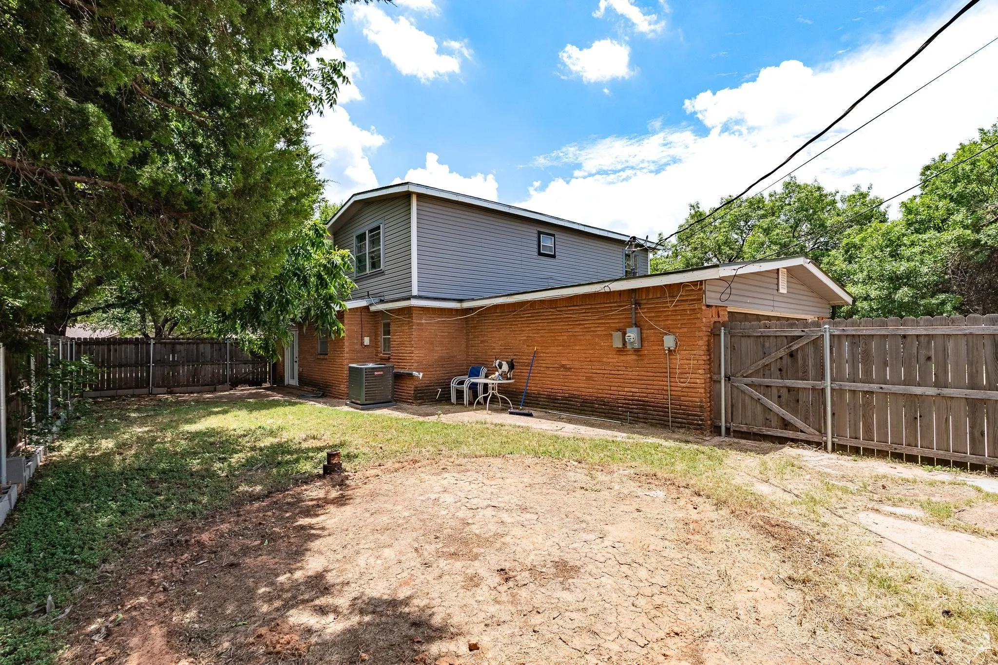 Single Family Residence For Sale in Taylor County , 1602 N Bowie Drive, Abilene, Texas 79603, 3 Bedroom, 2 Bathroom, 2 Garage spaces, 1,858 Sqft, built in 1965, mls#21316069, Real Estate Agent in Abilene, Homes For Sale in Taylor county, Homes For Sale in Abilene, Realtor in Abilene Texas, Real Estate Brokerage Independent Realty Texas, Luminita Cordes Realtor
