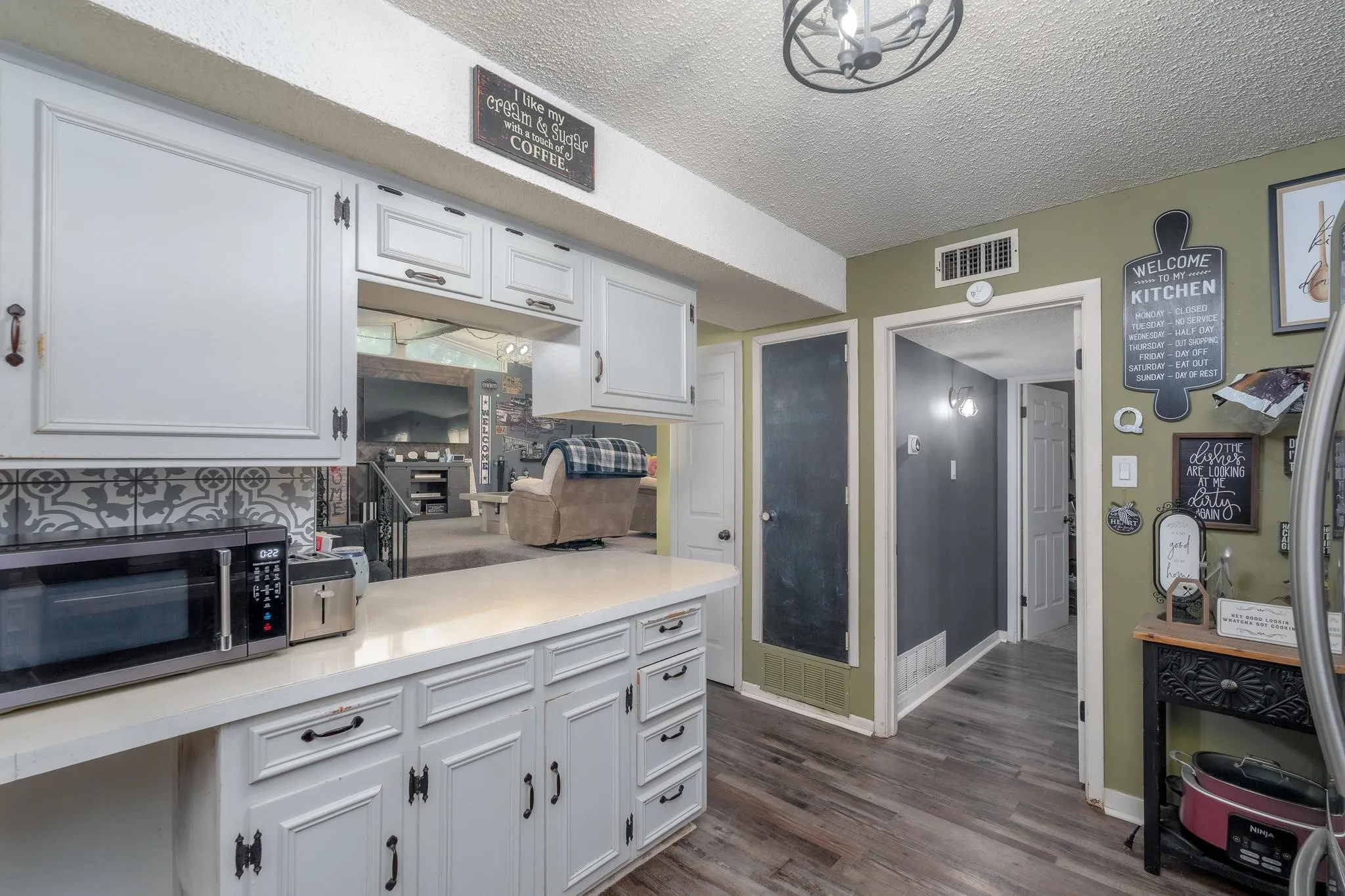 Single Family Residence For Sale in Taylor County , 1602 N Bowie Drive, Abilene, Texas 79603, 3 Bedroom, 2 Bathroom, 2 Garage spaces, 1,858 Sqft, built in 1965, mls#21316069, Real Estate Agent in Abilene, Homes For Sale in Taylor county, Homes For Sale in Abilene, Realtor in Abilene Texas, Real Estate Brokerage Independent Realty Texas, Luminita Cordes Realtor