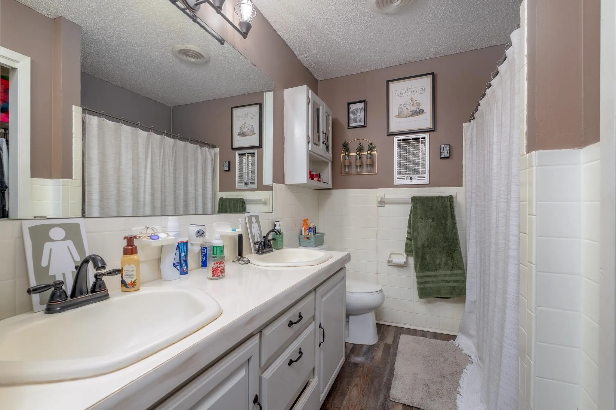 Single Family Residence For Sale in Taylor County , 1602 N Bowie Drive, Abilene, Texas 79603, 3 Bedroom, 2 Bathroom, 2 Garage spaces, 1,858 Sqft, built in 1965, mls#21316069, Real Estate Agent in Abilene, Homes For Sale in Taylor county, Homes For Sale in Abilene, Realtor in Abilene Texas, Real Estate Brokerage Independent Realty Texas, Luminita Cordes Realtor