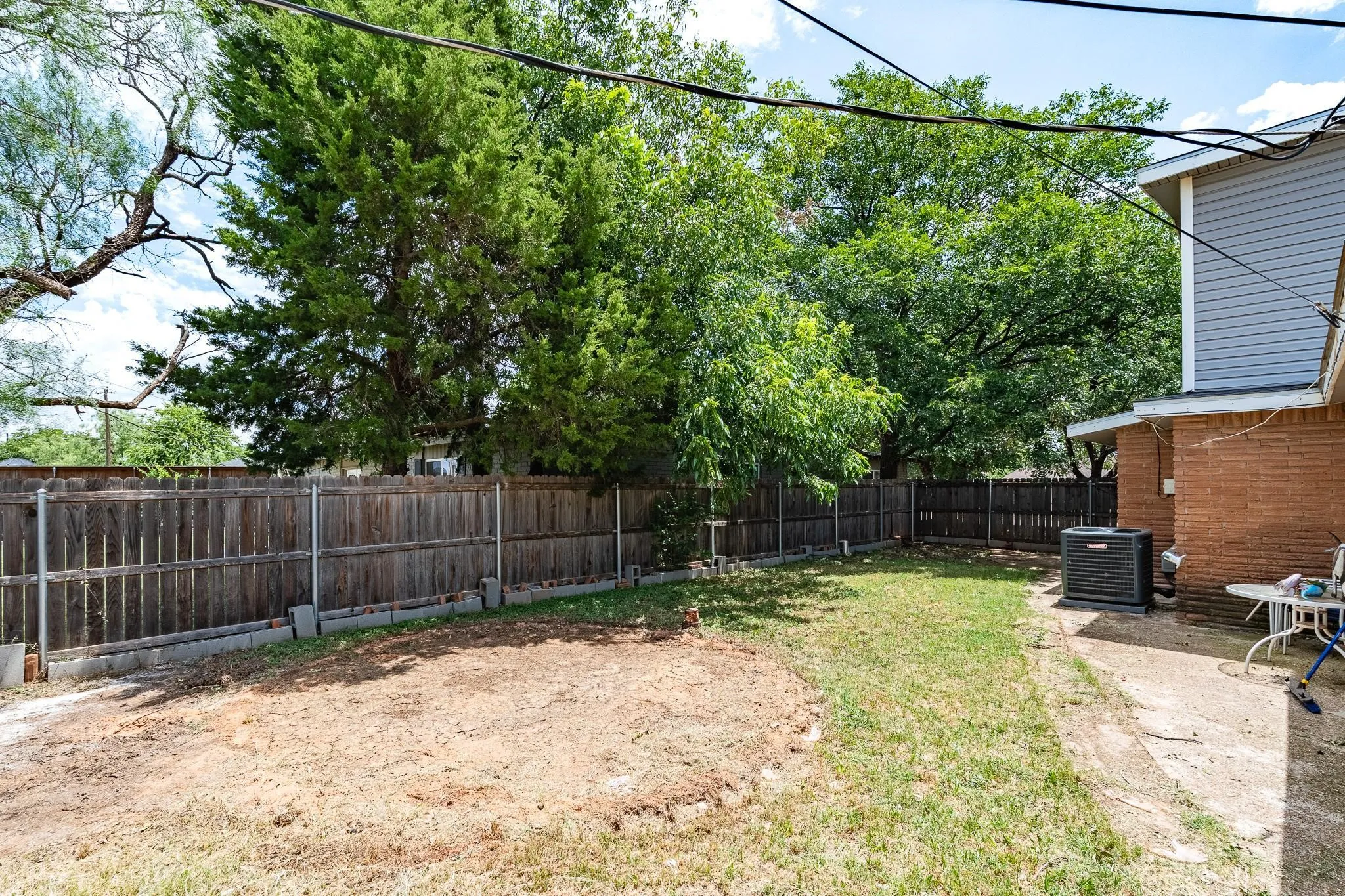 Single Family Residence For Sale in Taylor County , 1602 N Bowie Drive, Abilene, Texas 79603, 3 Bedroom, 2 Bathroom, 2 Garage spaces, 1,858 Sqft, built in 1965, mls#21316069, Real Estate Agent in Abilene, Homes For Sale in Taylor county, Homes For Sale in Abilene, Realtor in Abilene Texas, Real Estate Brokerage Independent Realty Texas, Luminita Cordes Realtor