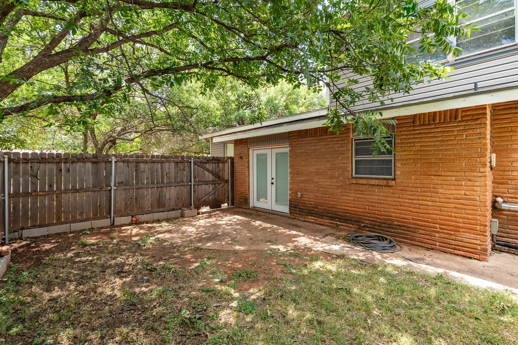 Single Family Residence For Sale in Taylor County , 1602 N Bowie Drive, Abilene, Texas 79603, 3 Bedroom, 2 Bathroom, 2 Garage spaces, 1,858 Sqft, built in 1965, mls#21316069, Real Estate Agent in Abilene, Homes For Sale in Taylor county, Homes For Sale in Abilene, Realtor in Abilene Texas, Real Estate Brokerage Independent Realty Texas, Luminita Cordes Realtor