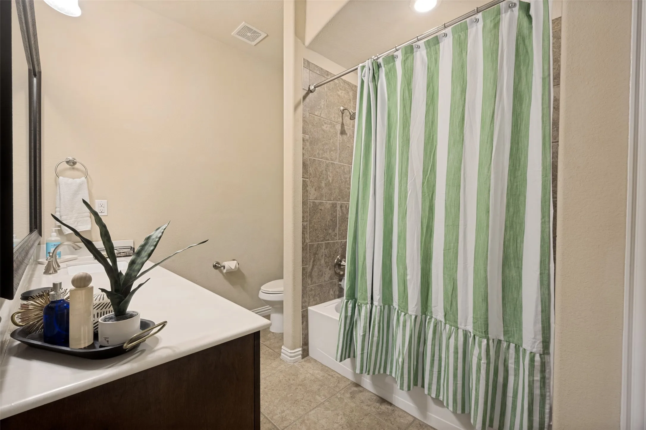 Spacious Bath