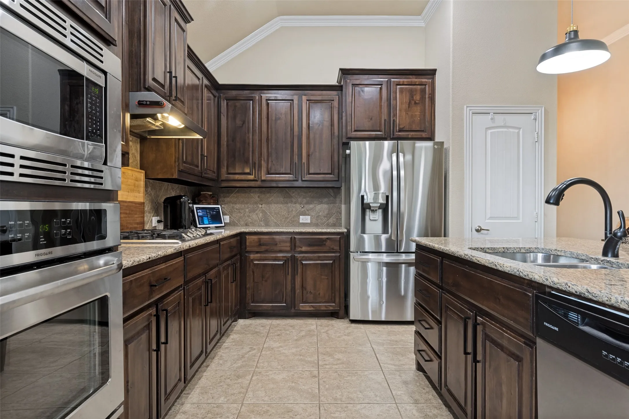 Single Family Residence For Sale in Denton County , 210 Derby Lane, Hickory Creek, Texas 75065, 3 Bedroom, 2 Bathroom, 3 Garage spaces, 2,185 Sqft, built in 2015, mls#21320449, Real Estate Agent in Hickory Creek, Homes For Sale in Denton county, Homes For Sale in Hickory Creek, Realtor in Hickory Creek Texas, Real Estate Brokerage Independent Realty Texas, Luminita Cordes Realtor