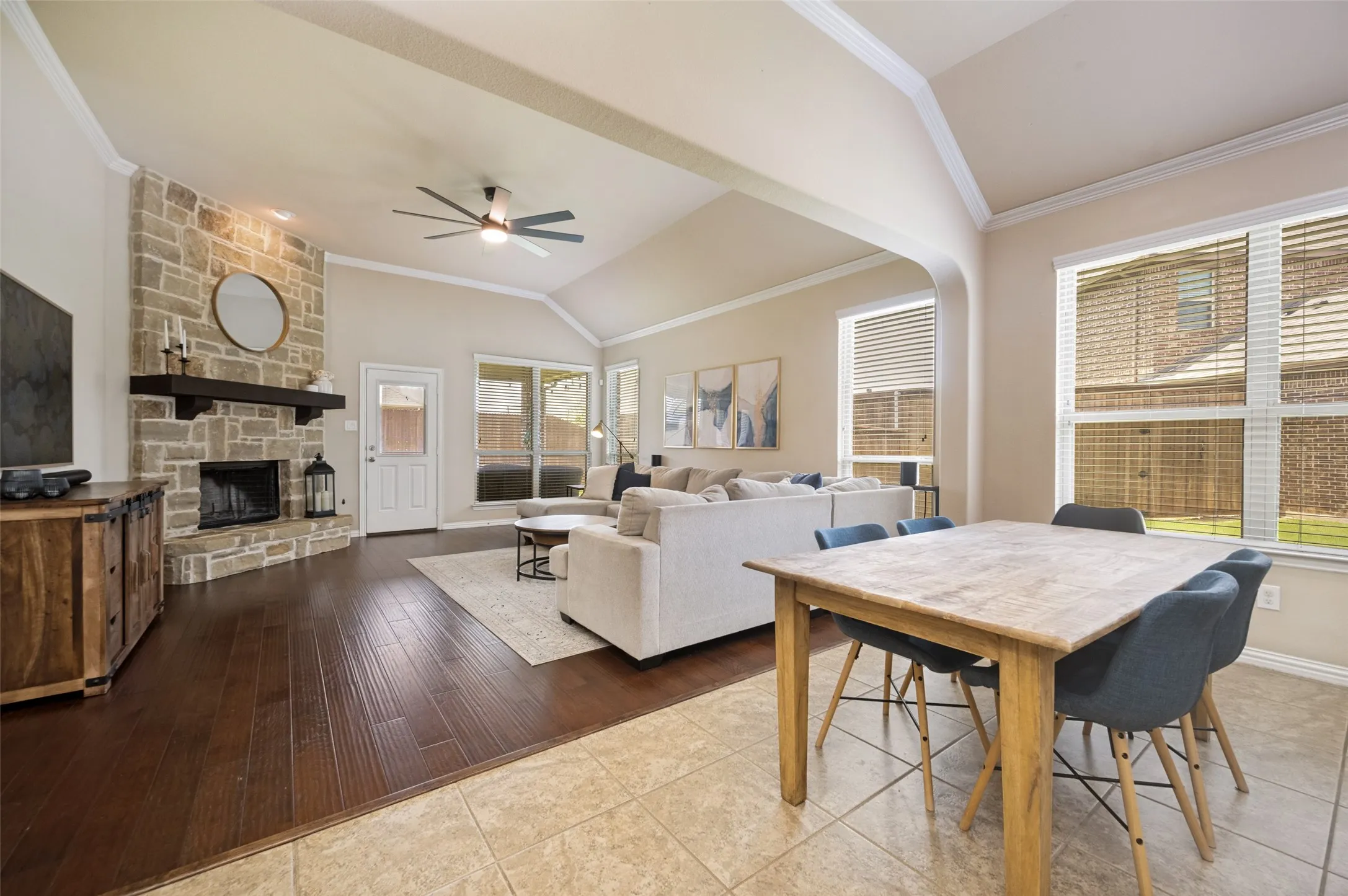 Single Family Residence For Sale in Denton County , 210 Derby Lane, Hickory Creek, Texas 75065, 3 Bedroom, 2 Bathroom, 3 Garage spaces, 2,185 Sqft, built in 2015, mls#21320449, Real Estate Agent in Hickory Creek, Homes For Sale in Denton county, Homes For Sale in Hickory Creek, Realtor in Hickory Creek Texas, Real Estate Brokerage Independent Realty Texas, Luminita Cordes Realtor